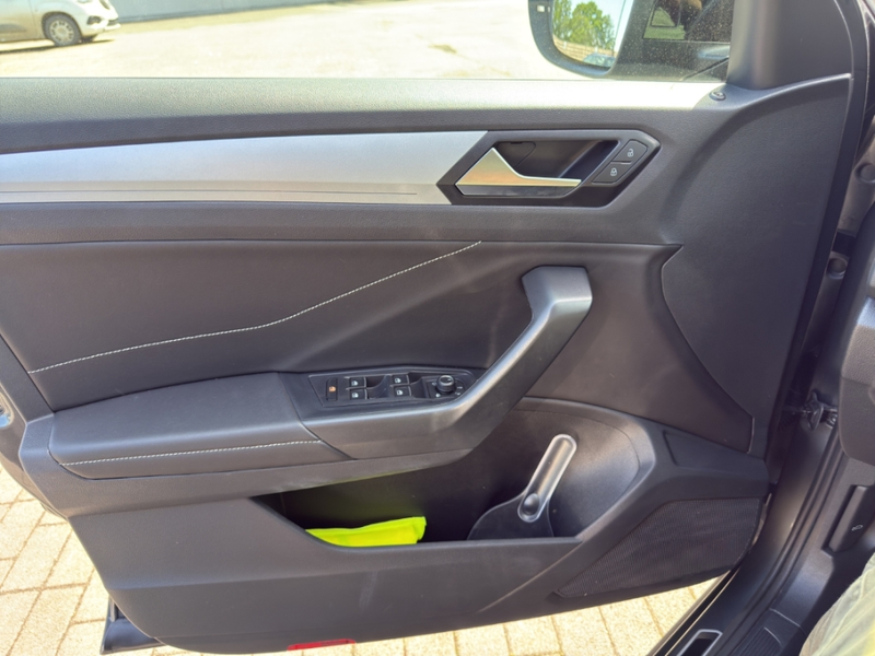 Volkswagen T-Roc 1.5 TSI Goal DSG ACC LED PDC Kam Allweterreifen Ga — photo 12