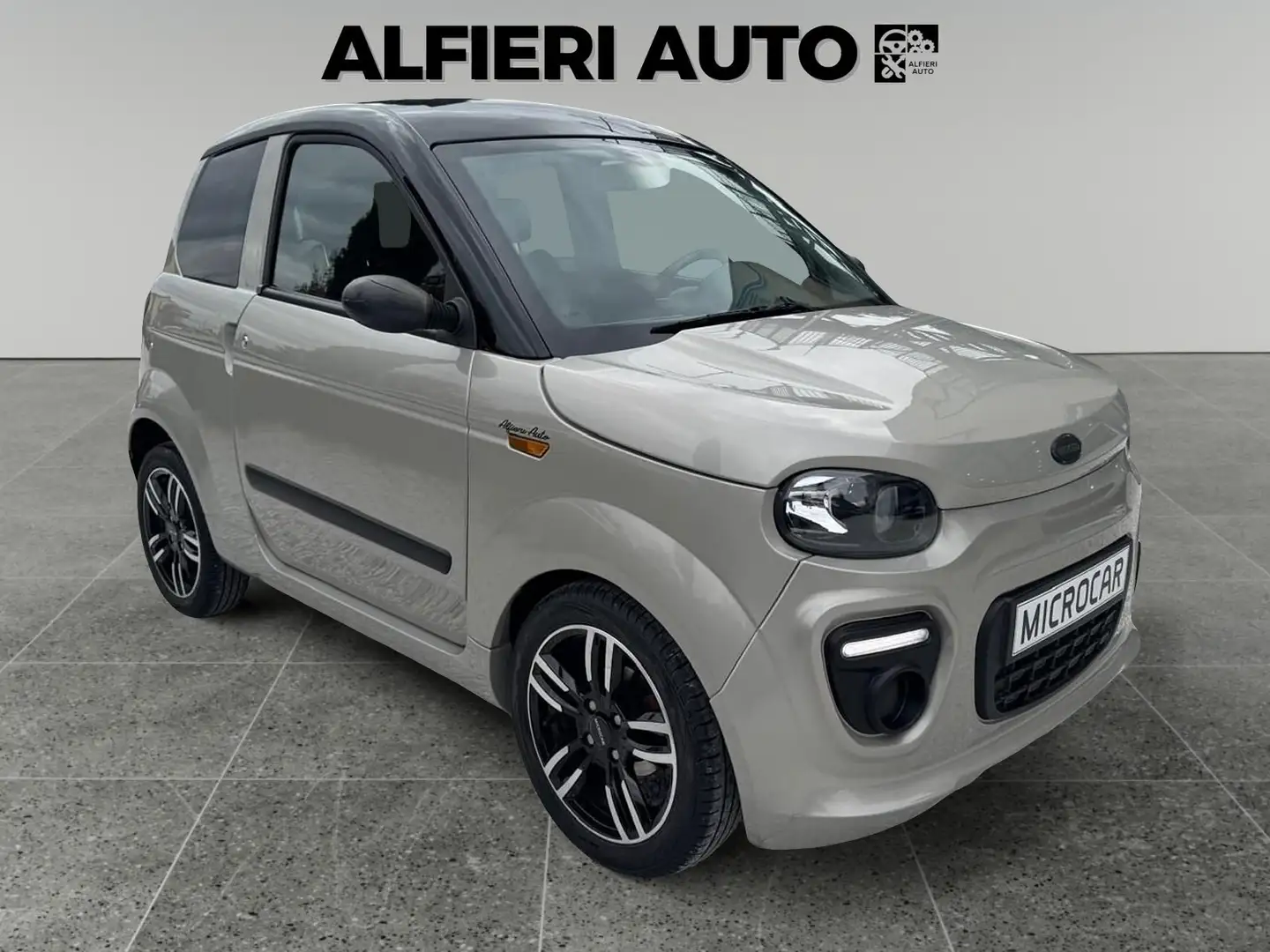 Microcar M.Go Must DCI CVT *Common-Rail* Gris - 1