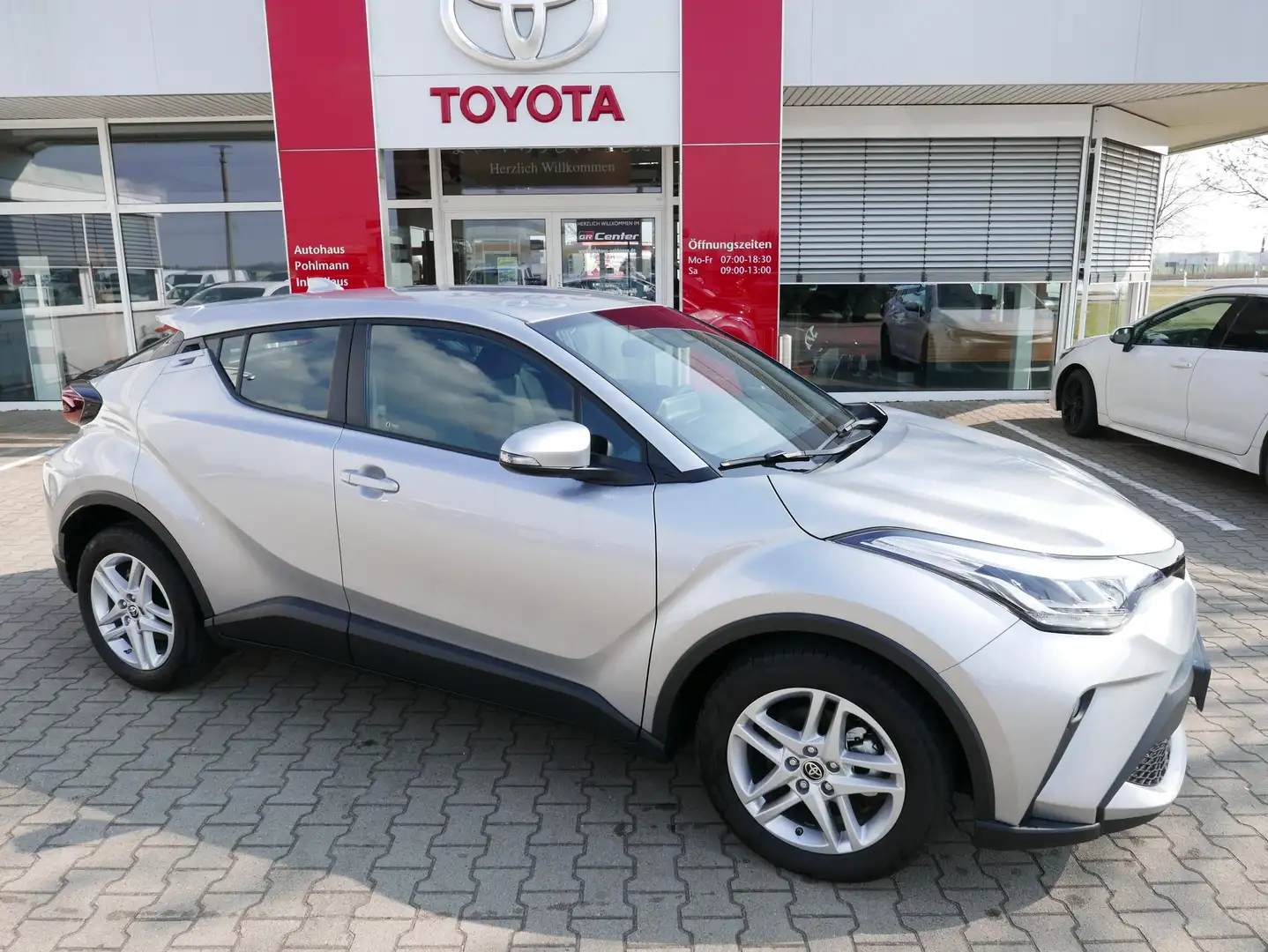Toyota C-HR Hybrid Flow *DAB*ACC*AT Silber - 1
