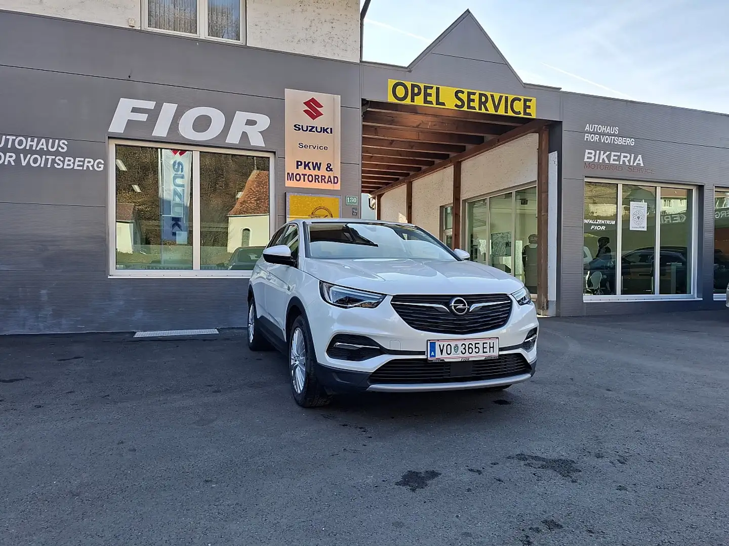 Opel Grandland X 1,6 Turbo PHEV Innovation Weiß - 1