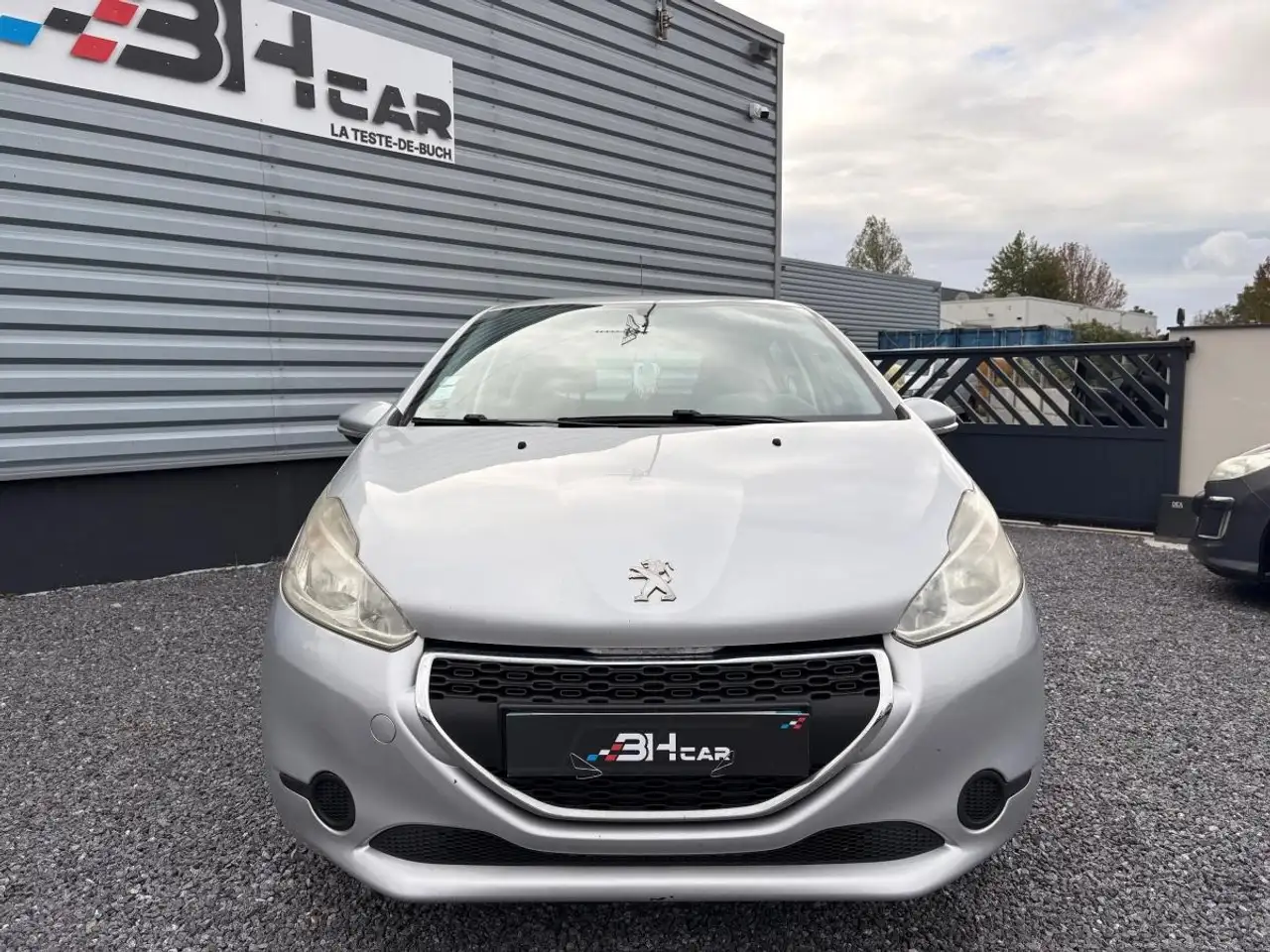 Peugeot 208 208 — photo 2
