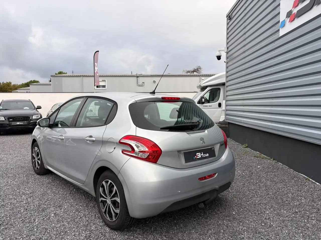 Peugeot 208 208 — photo 4