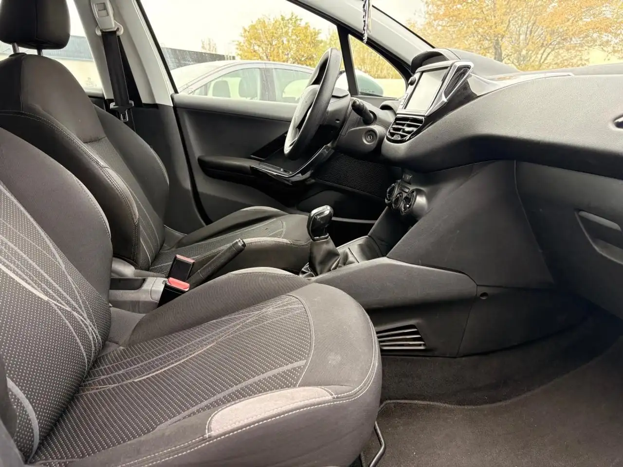 Peugeot 208 208 — photo 10