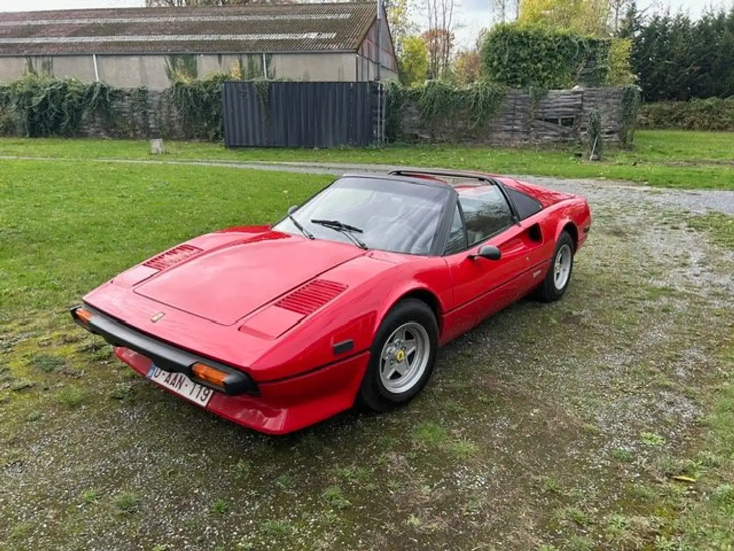Ferrari 308 308 GTS - USA model crvena - 2