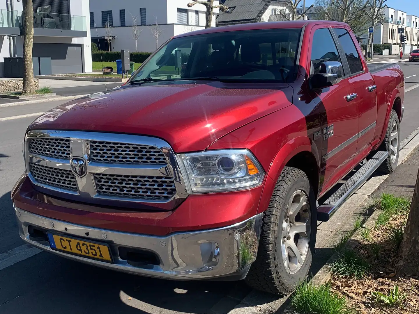 Dodge RAM Laramie 5.7 Hemi - 1