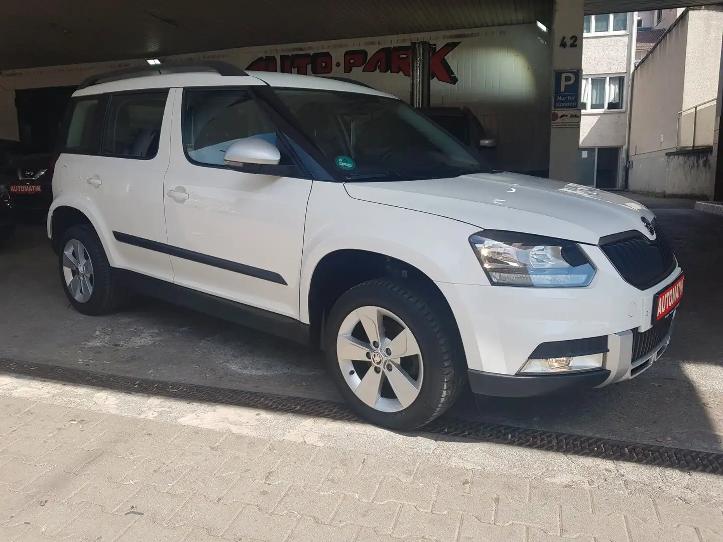 Skoda Yeti Elegance Outdoor/Automatik/Garantie/1Hand Blanc - 1