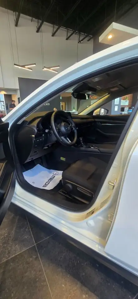 Mazda 3 снимка Mazda 3