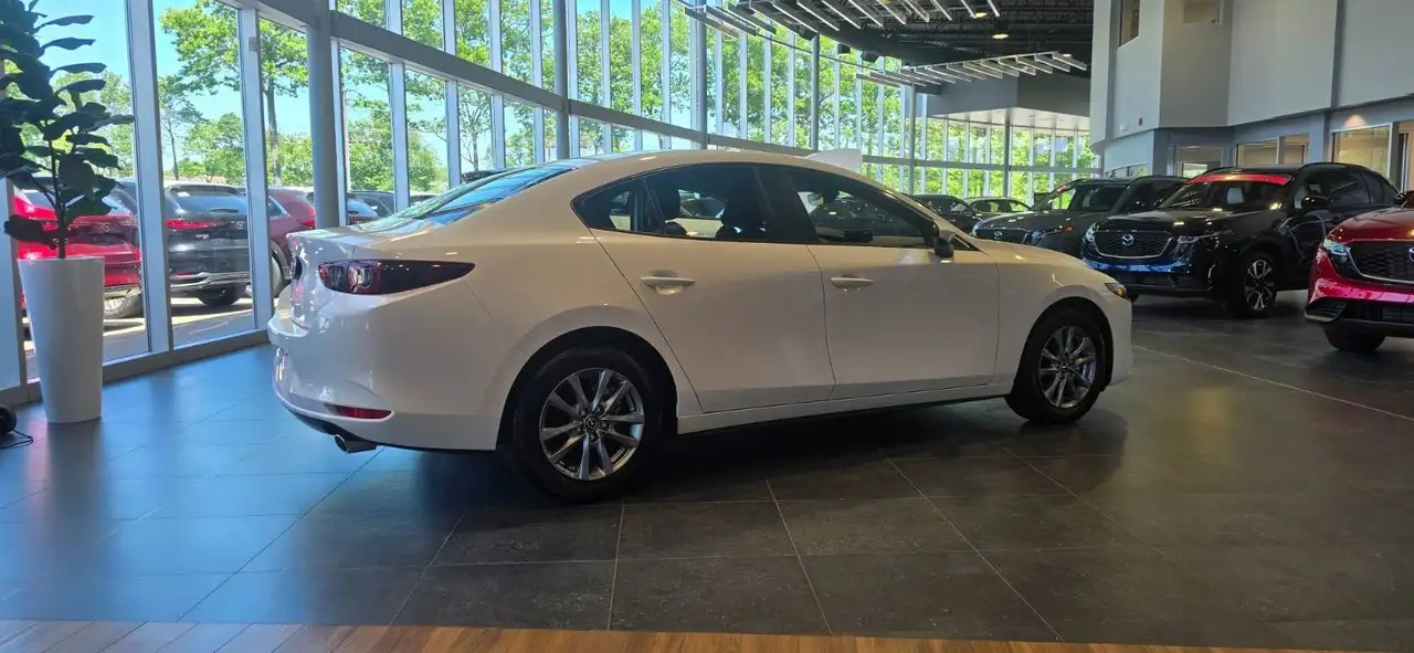 Mazda 3 снимка Mazda 3