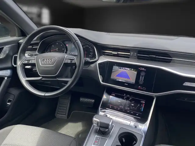 Audi A6 view 11