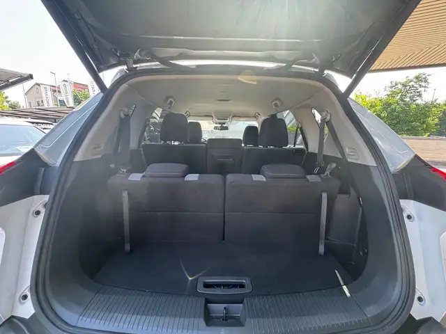 Nissan X-Trail view 8