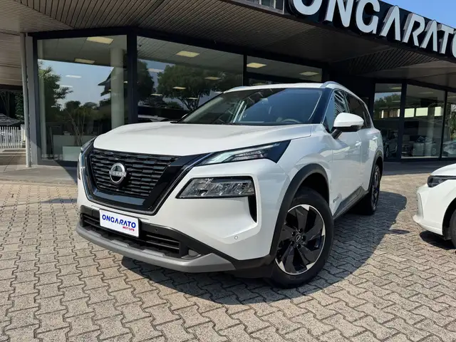 Nissan X-Trail view 2