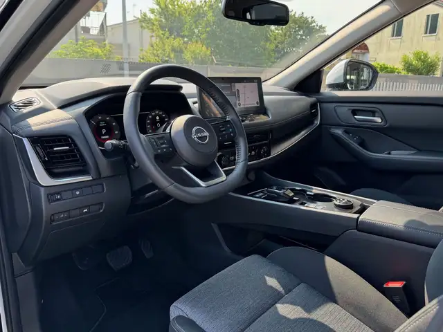 Nissan X-Trail view 9
