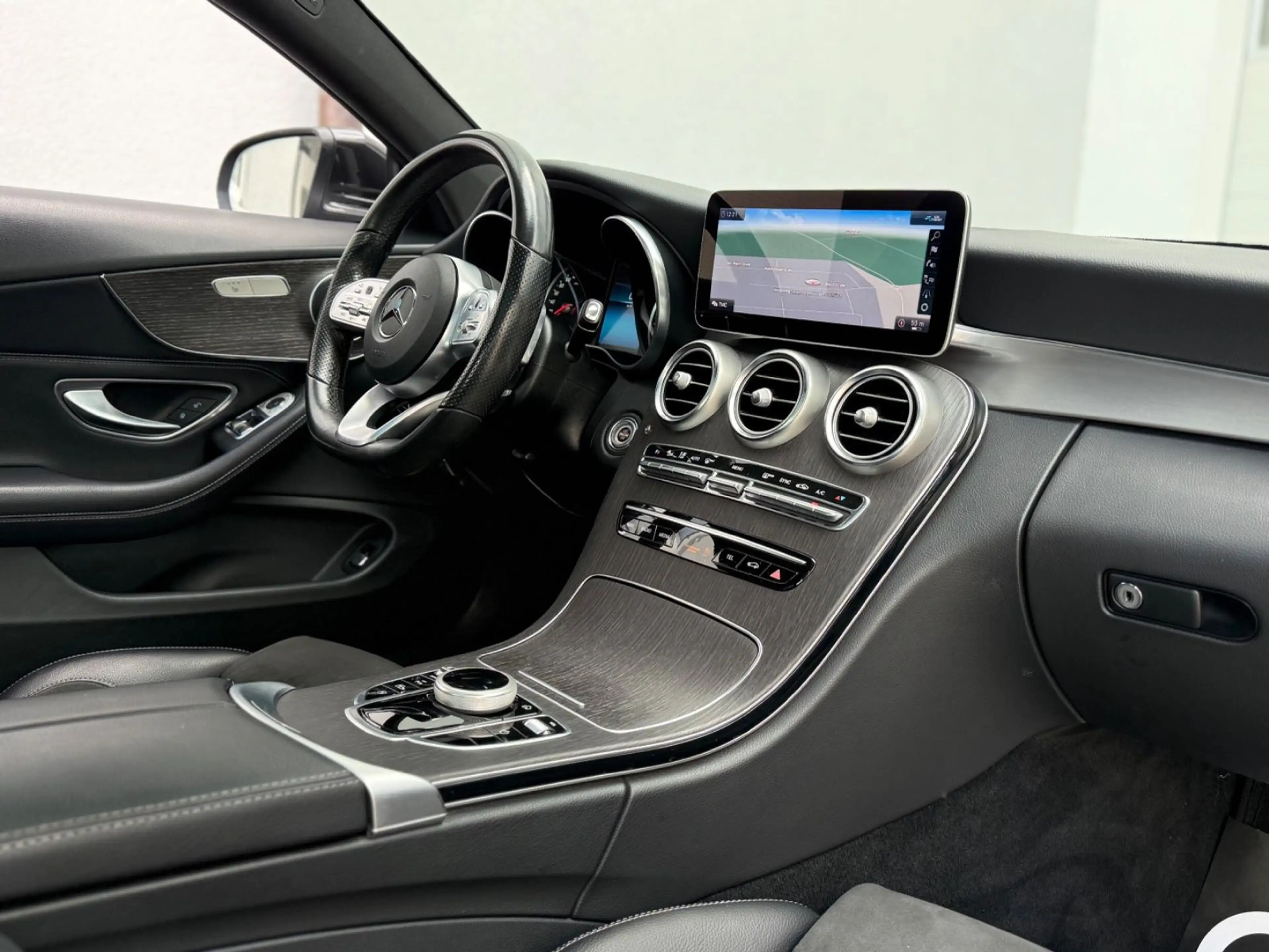 Mercedes-Benz C 300 Coupe 9G AMG *PANO*SPUR*KAMERA*AHK*KEYLESS — photo 8