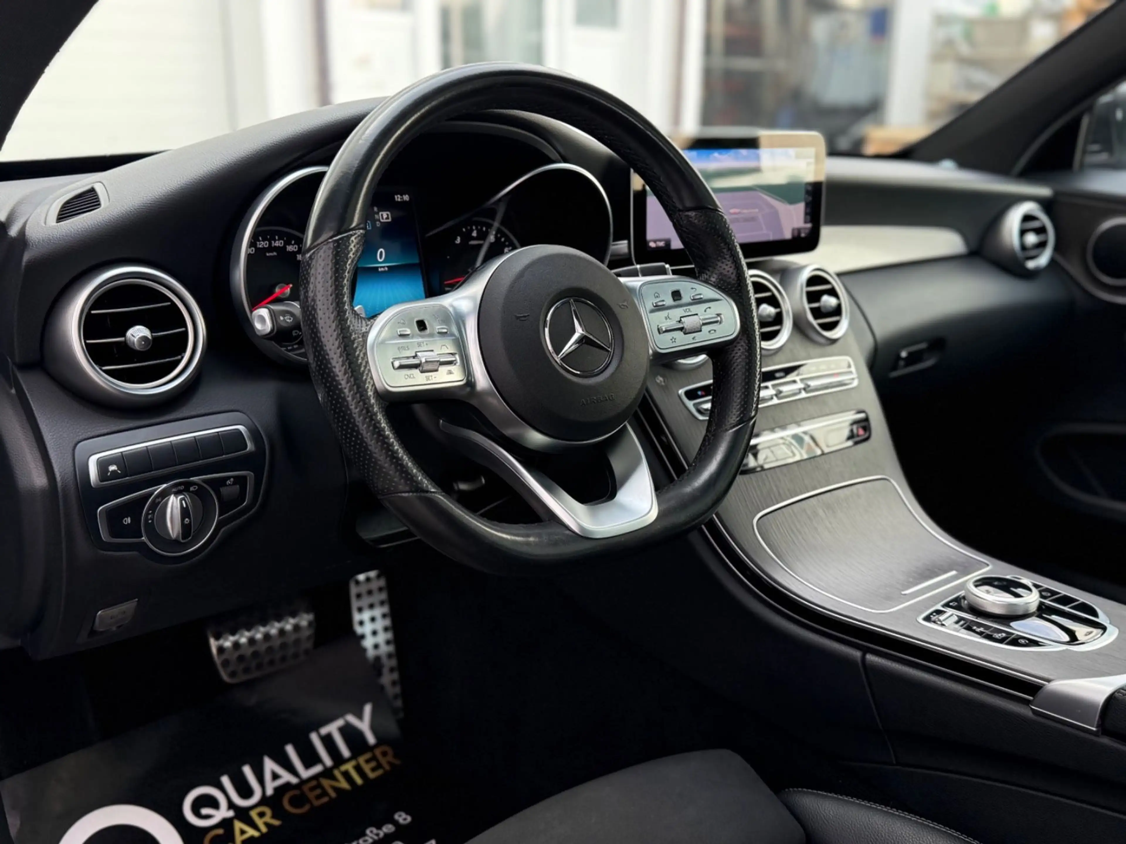 Mercedes-Benz C 300 Coupe 9G AMG *PANO*SPUR*KAMERA*AHK*KEYLESS — photo 6