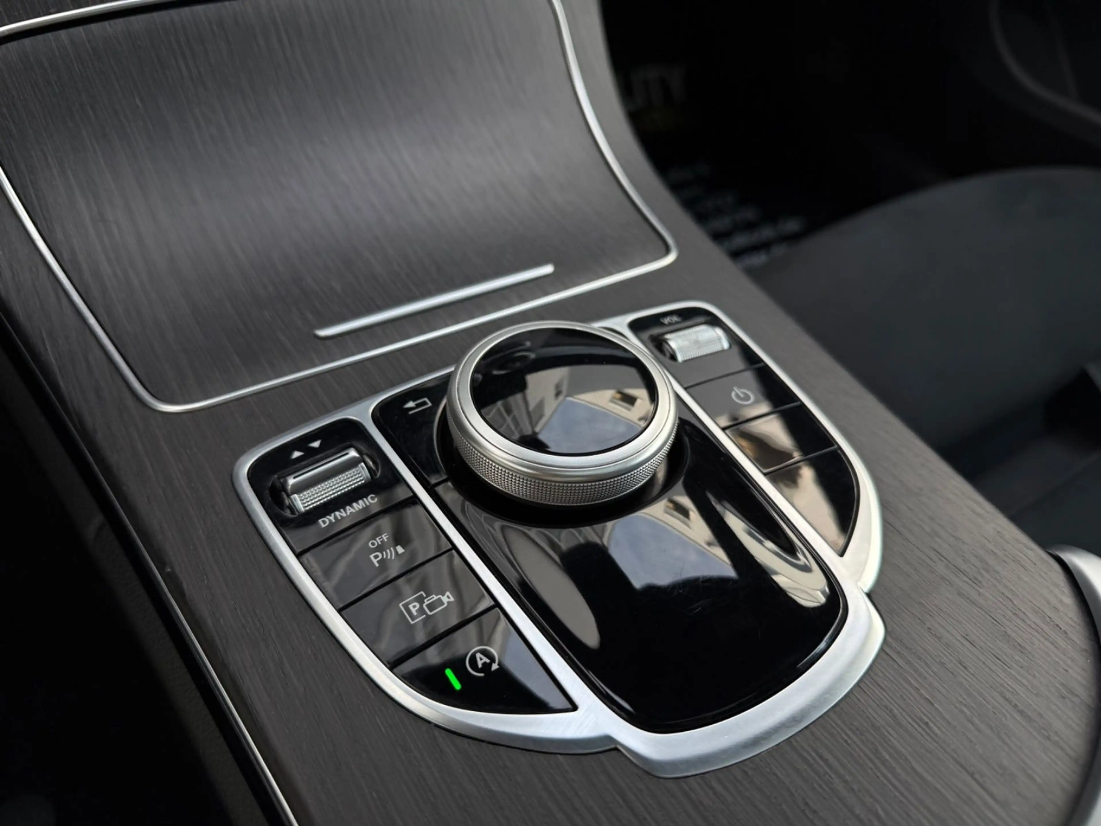 Mercedes-Benz C 300 Coupe 9G AMG *PANO*SPUR*KAMERA*AHK*KEYLESS — photo 11