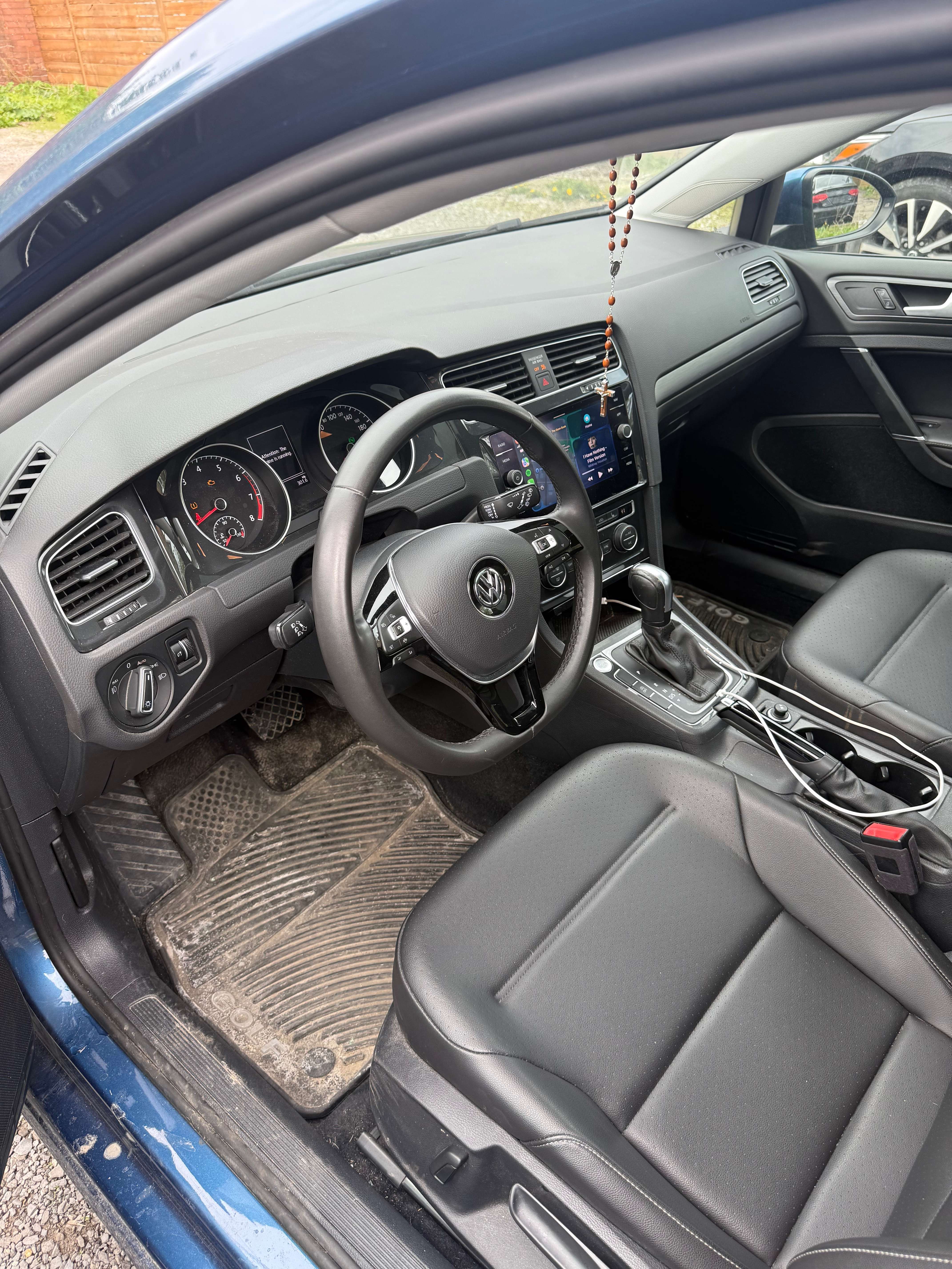 2021 Volkswagen Golf Highline alt 3