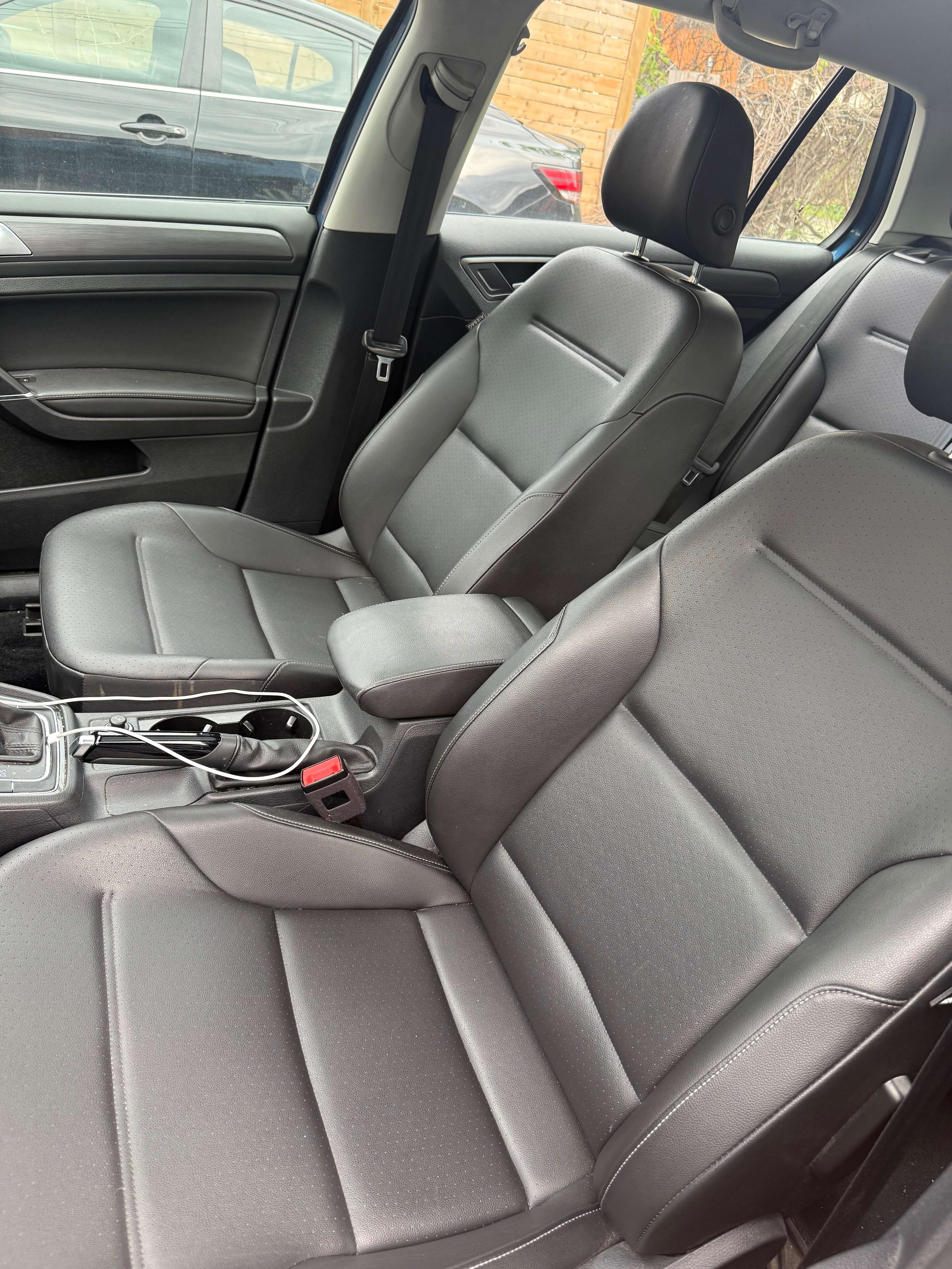 2021 Volkswagen Golf Highline alt 4
