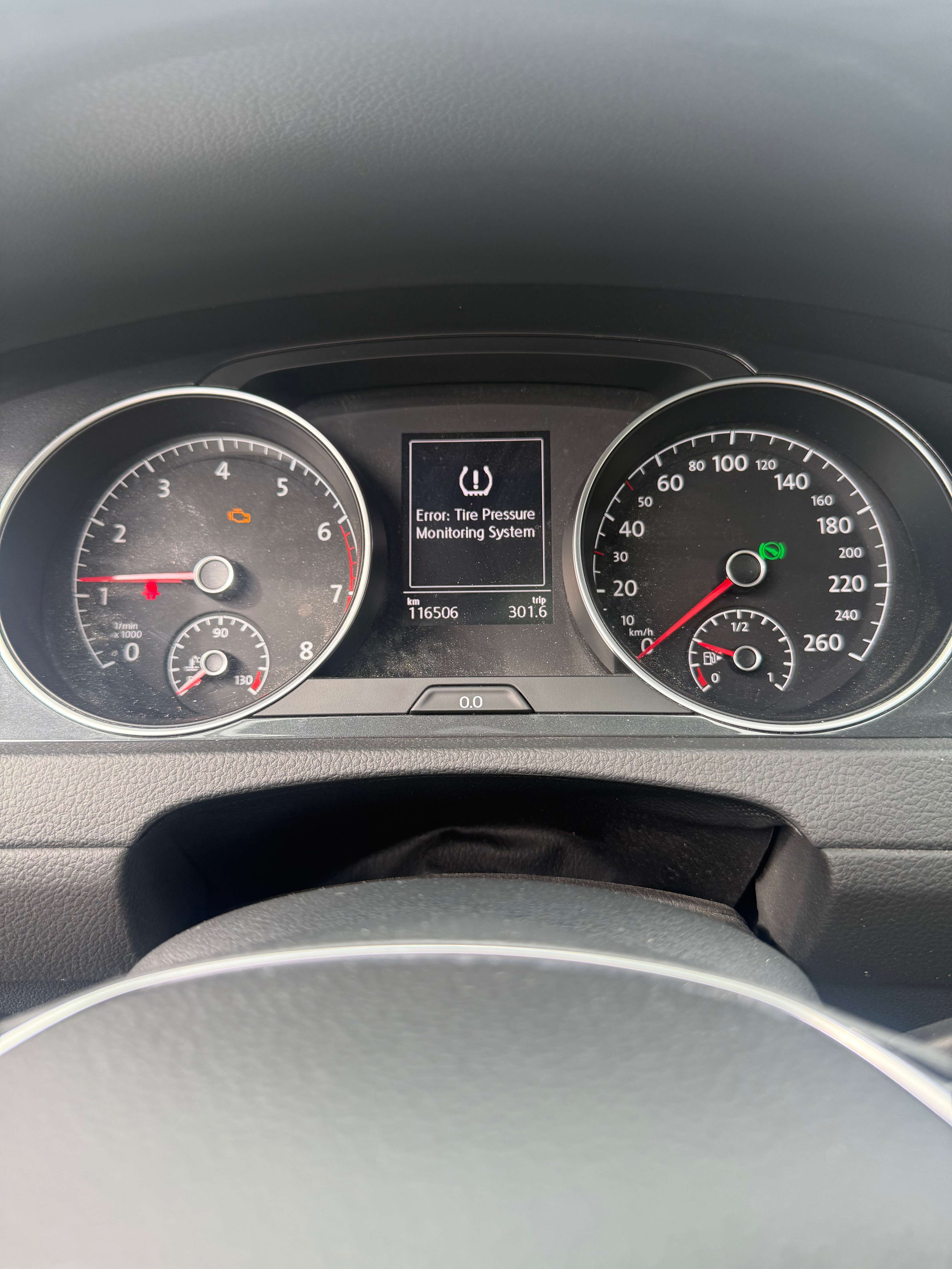 2021 Volkswagen Golf Highline alt 2