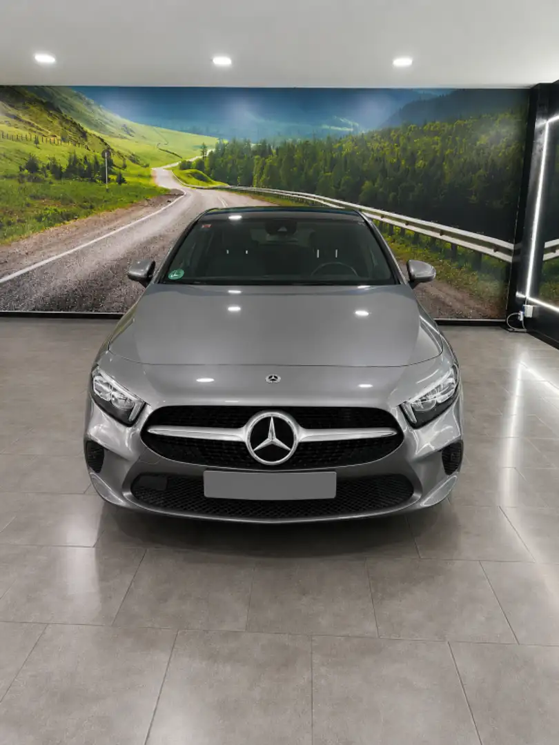 Mercedes-Benz A 180 180d 7G-DCT Gris - 1