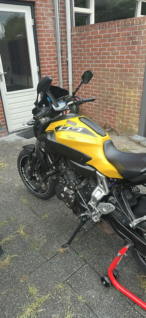 Yamaha MT-07 Extreme Yellow Geel - 1