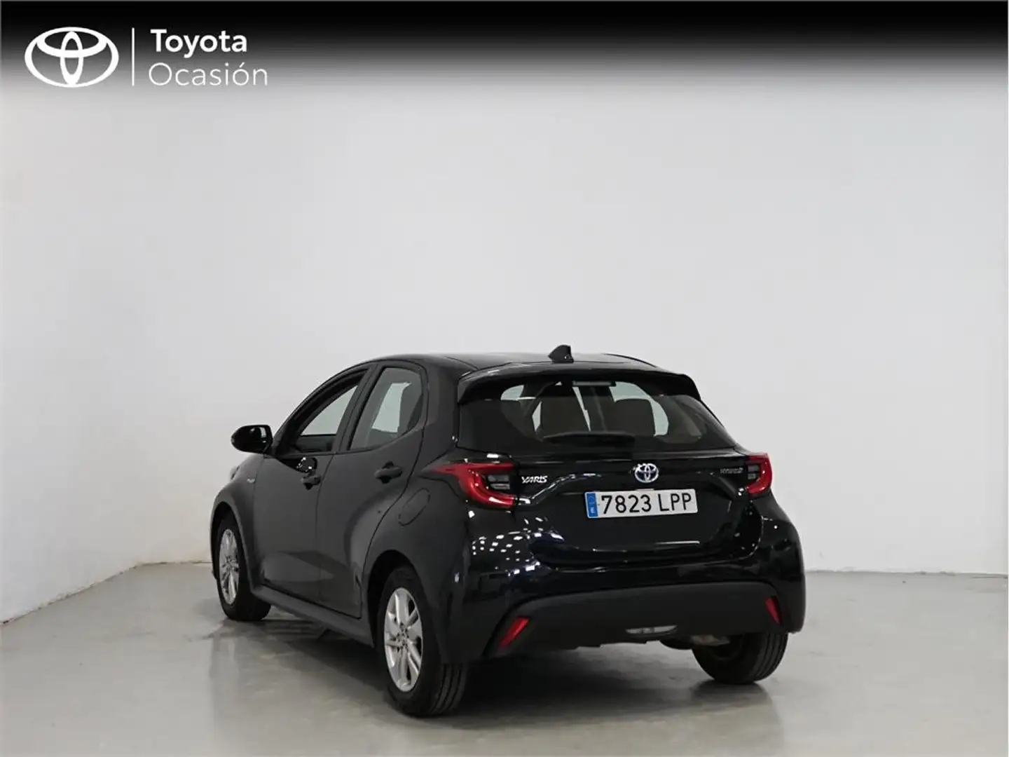 Toyota Yaris 120H 1.5 Active Tech Negro - 2