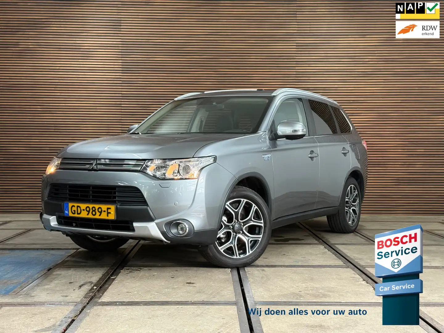 Mitsubishi Outlander 2.0 PHEV Instyle+ X-Line | Full Option | Schuifdak Grijs - 1