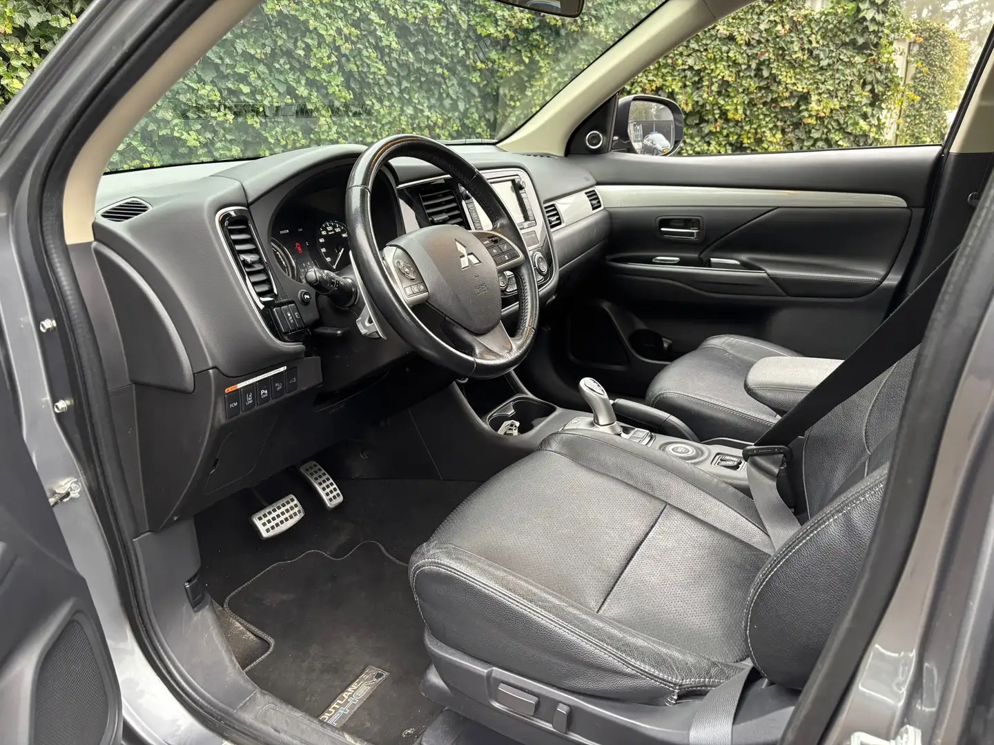 Mitsubishi Outlander 2.0 PHEV Instyle+ X-Line | Full Option | Schuifdak Gri - 2