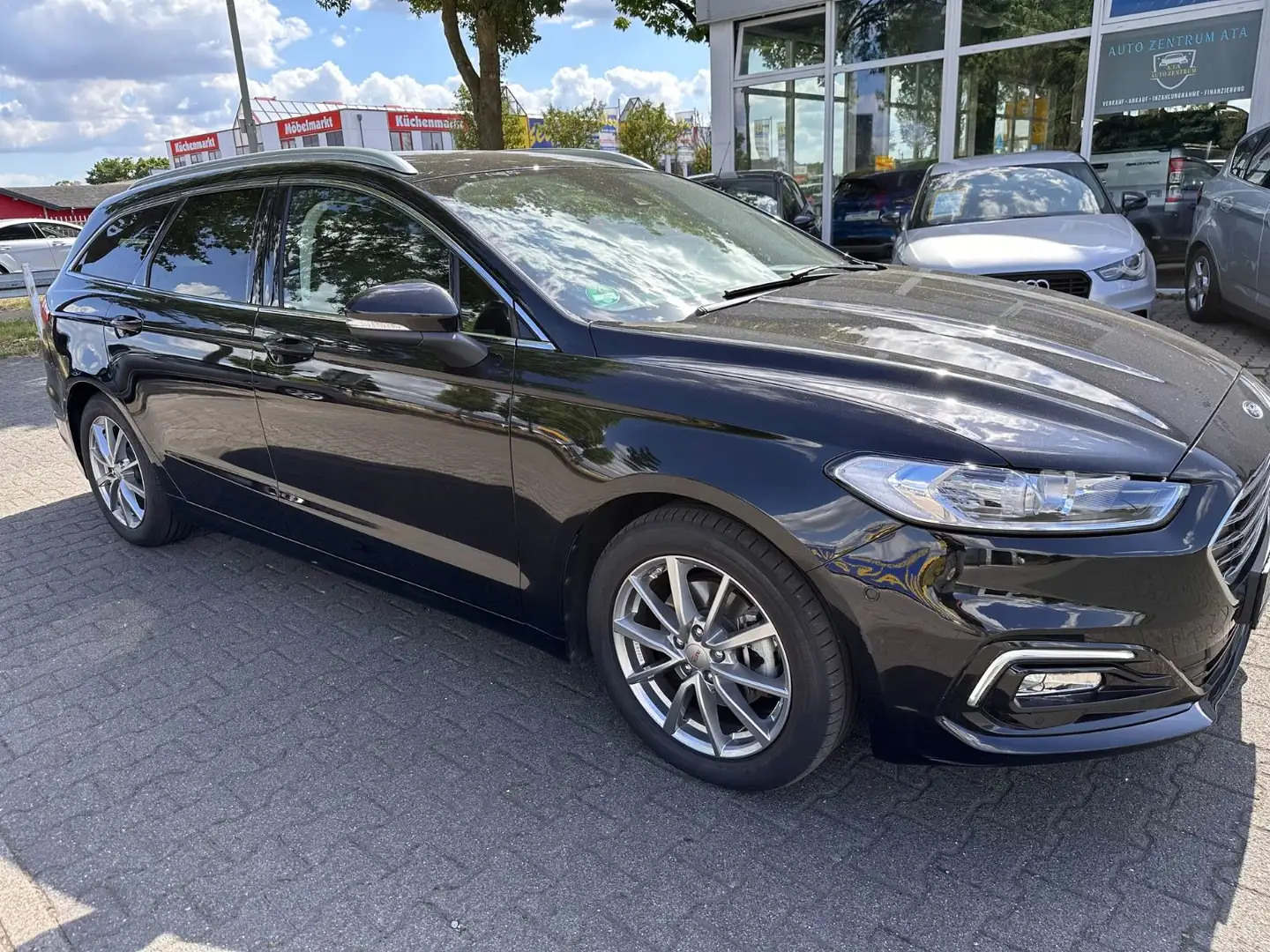 Ford Mondeo Turnier Hybrid Titanium,NAVI,AHK,KAMERA Zwart - 1