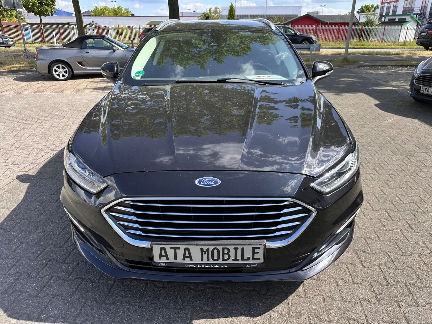 Ford Mondeo Turnier Hybrid Titanium,NAVI,AHK,KAMERA Zwart - 2