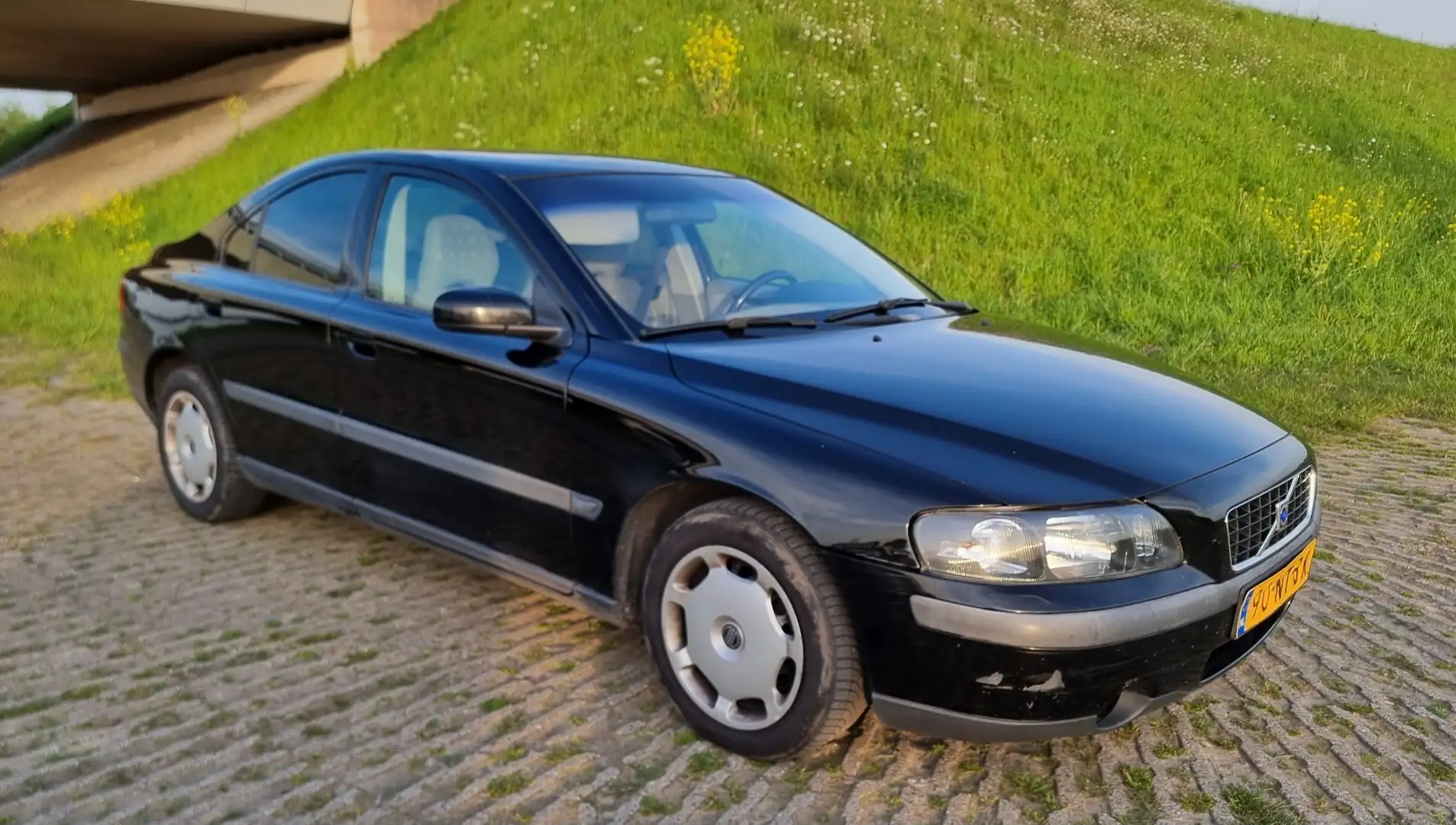 Volvo S60 2.4 D Geartronic Black - 2
