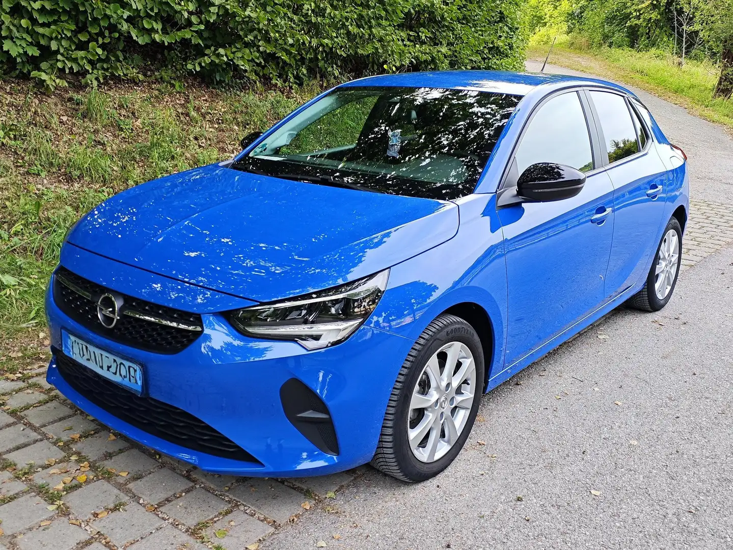 Opel Corsa Corsa 1.2 Direct Injection Turbo Start/StopEdition Blau - 1