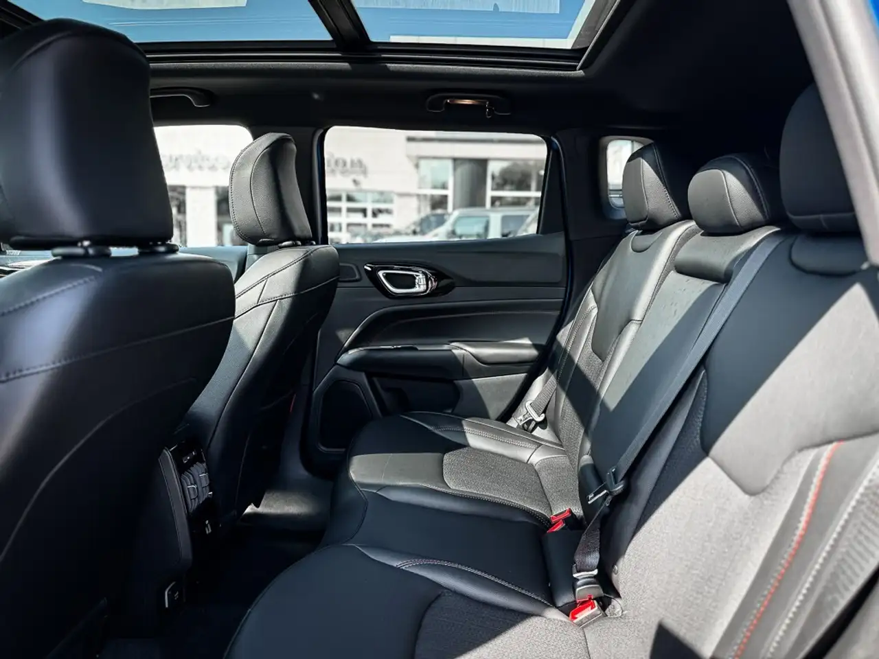 Jeep Compass photo Jeep Compass