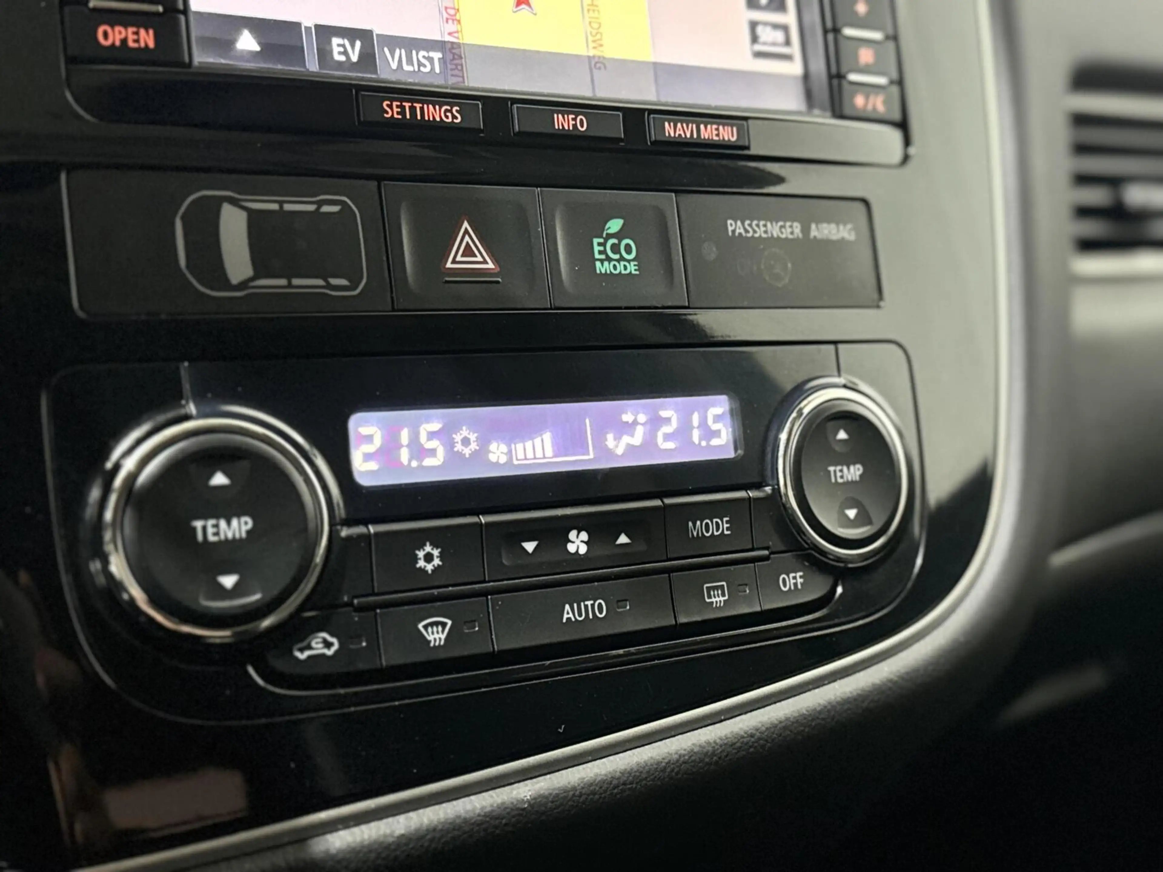 Mitsubishi Outlander 2.0 PHEV Instyle+|TREKHAAK|PANO|ACC| — photo 30