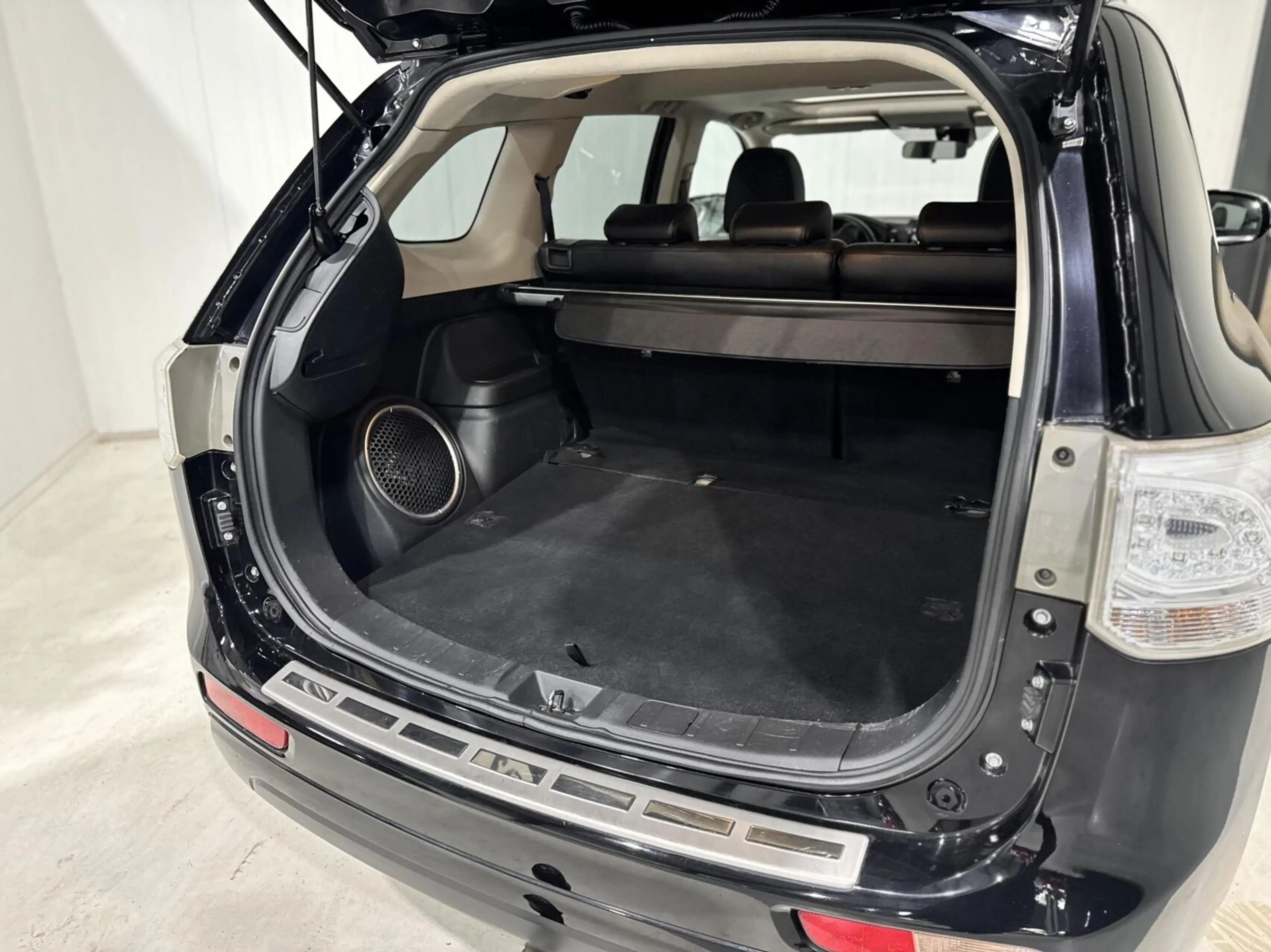 Mitsubishi Outlander 2.0 PHEV Instyle+|TREKHAAK|PANO|ACC| — photo 36