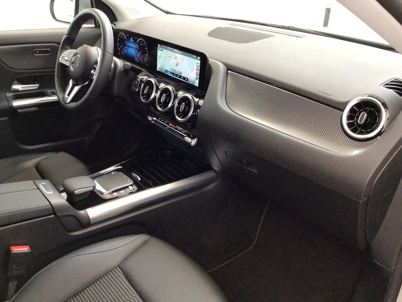Mercedes-Benz GLA PROGRE BUSI MBUX+ SHZ KAMERA AHK LED DAB, миниатюра 13