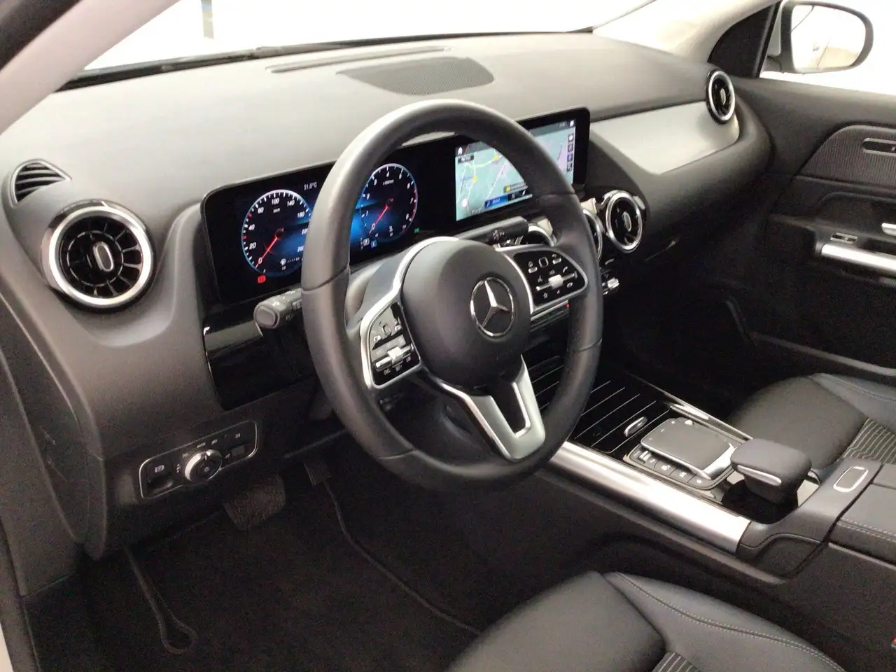 Mercedes-Benz GLA PROGRE BUSI MBUX+ SHZ KAMERA AHK LED DAB, миниатюра 8