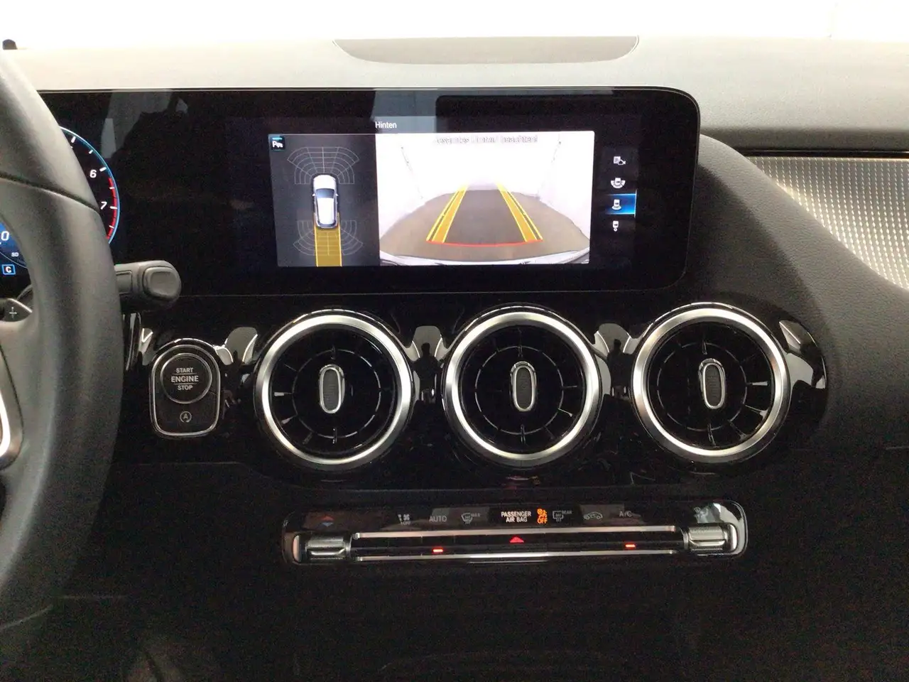 Mercedes-Benz GLA PROGRE BUSI MBUX+ SHZ KAMERA AHK LED DAB, миниатюра 9