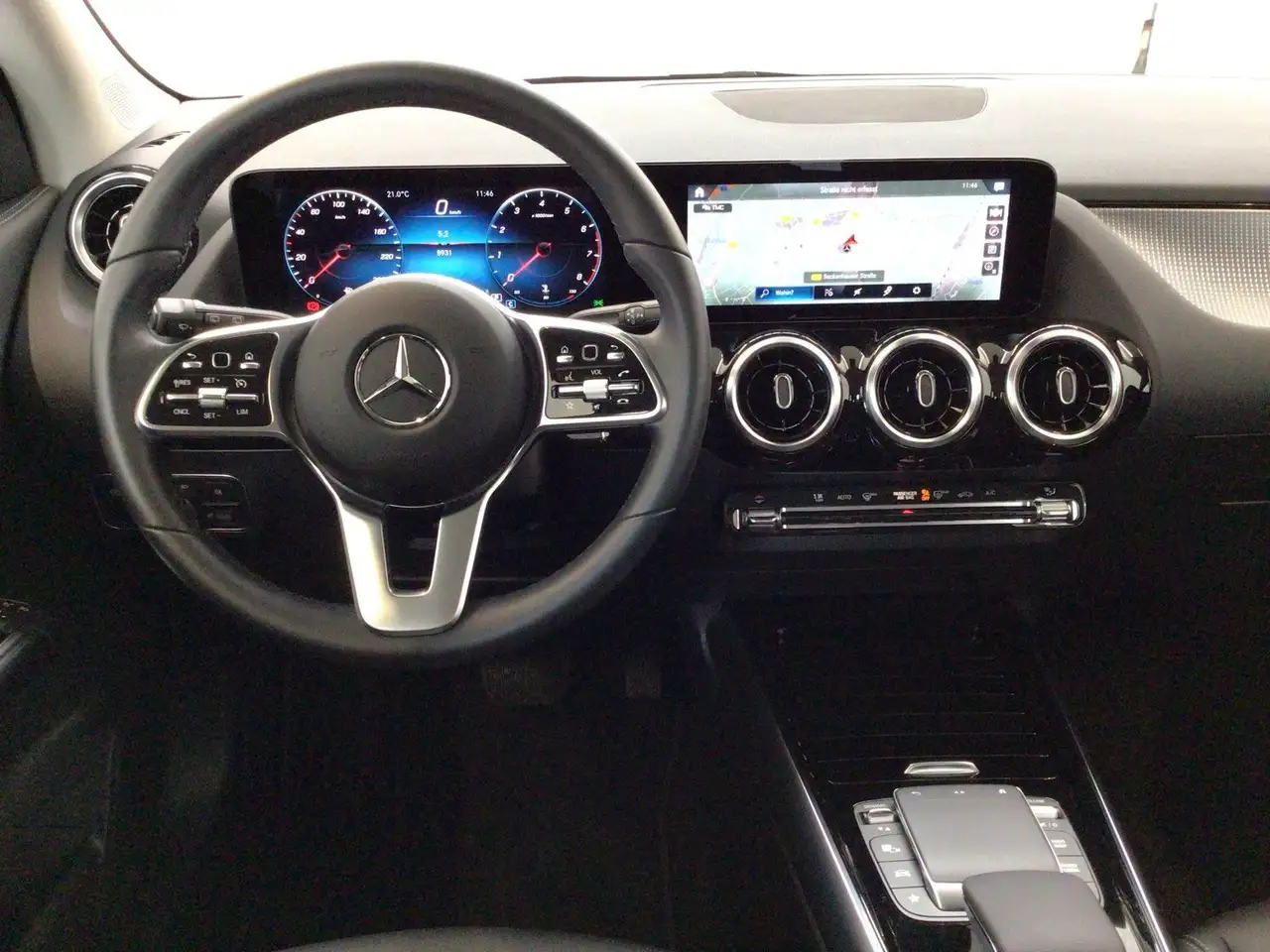 Mercedes-Benz GLA PROGRE BUSI MBUX+ SHZ KAMERA AHK LED DAB, миниатюра 11
