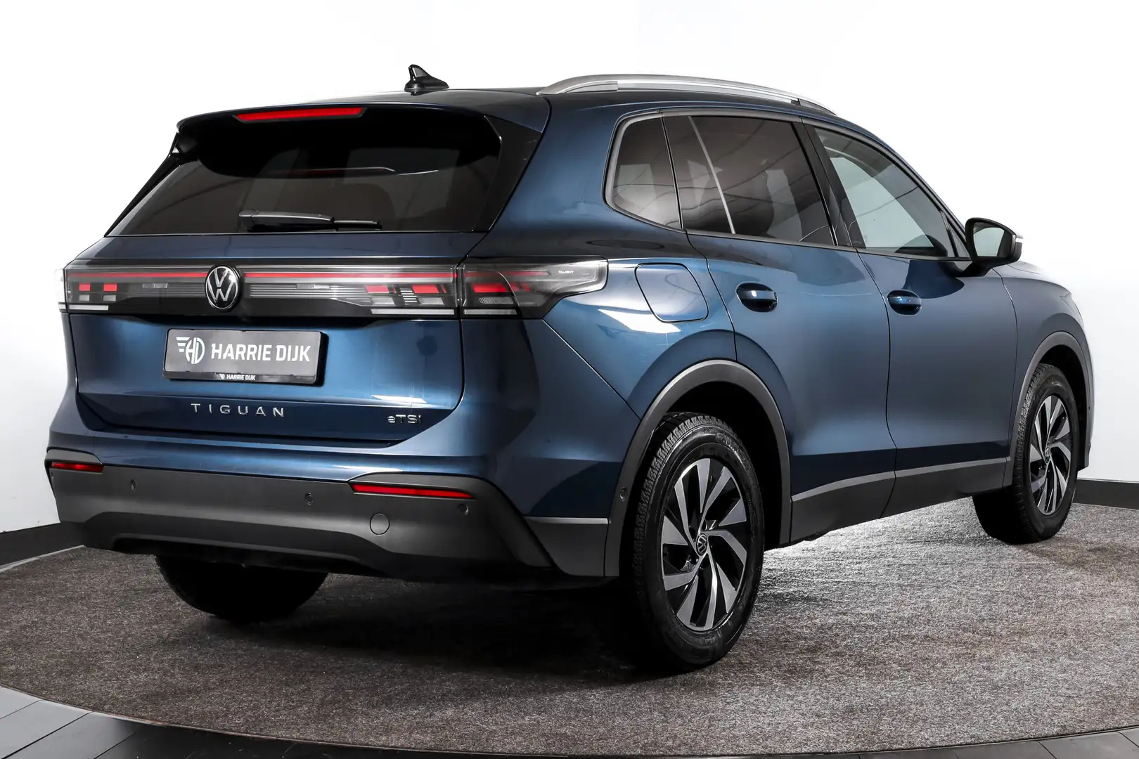 Volkswagen Tiguan 1.5 eTSI 150 PK Life Edition - DSG Automaat | Dig. Blauw - 2