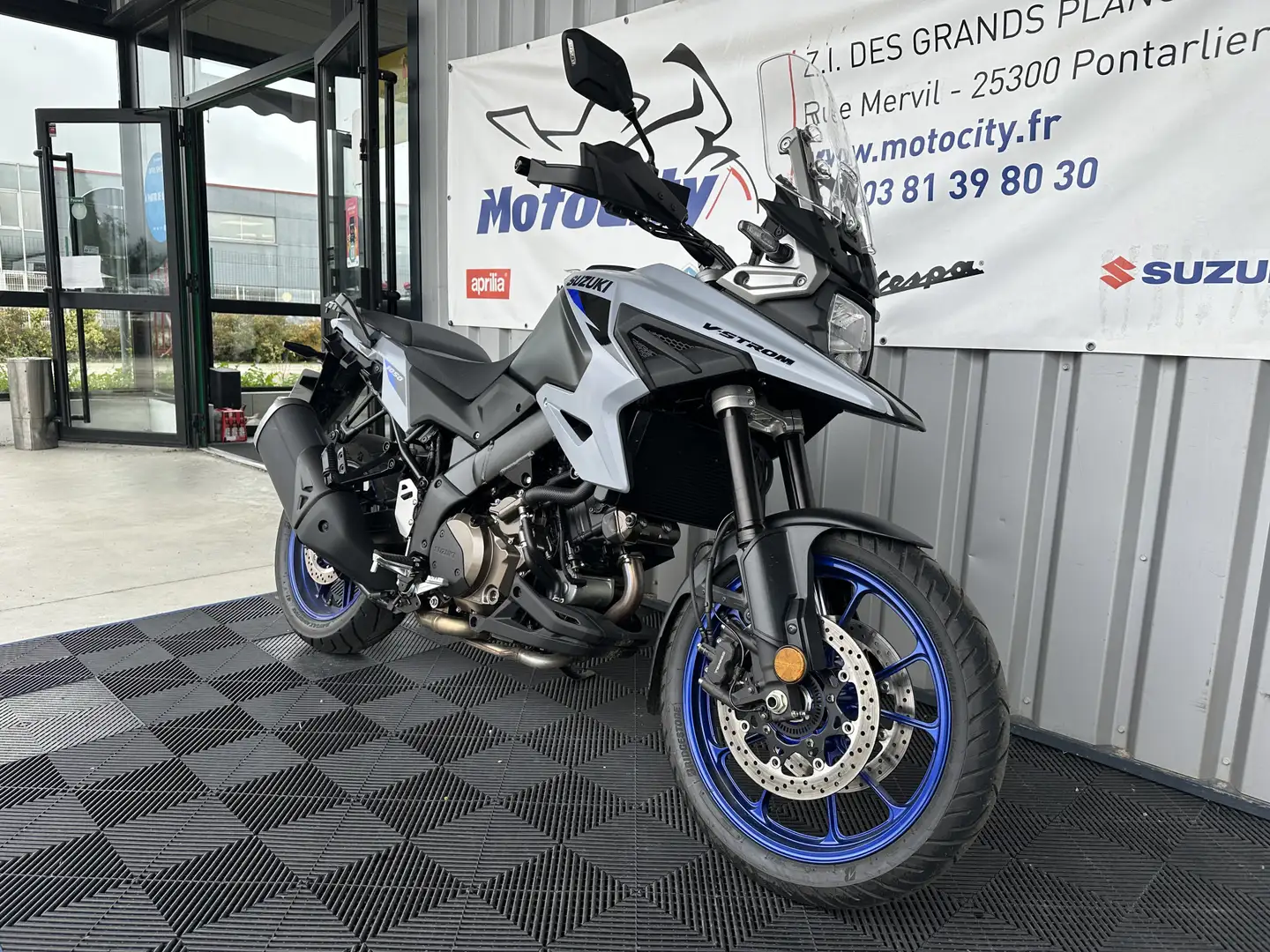 Suzuki V-Strom 1050SE - 2