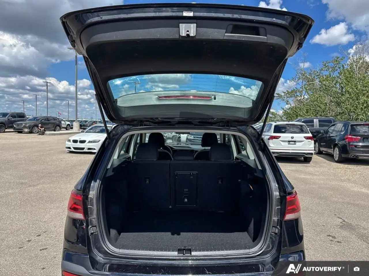 Volkswagen Taos photo Volkswagen Taos