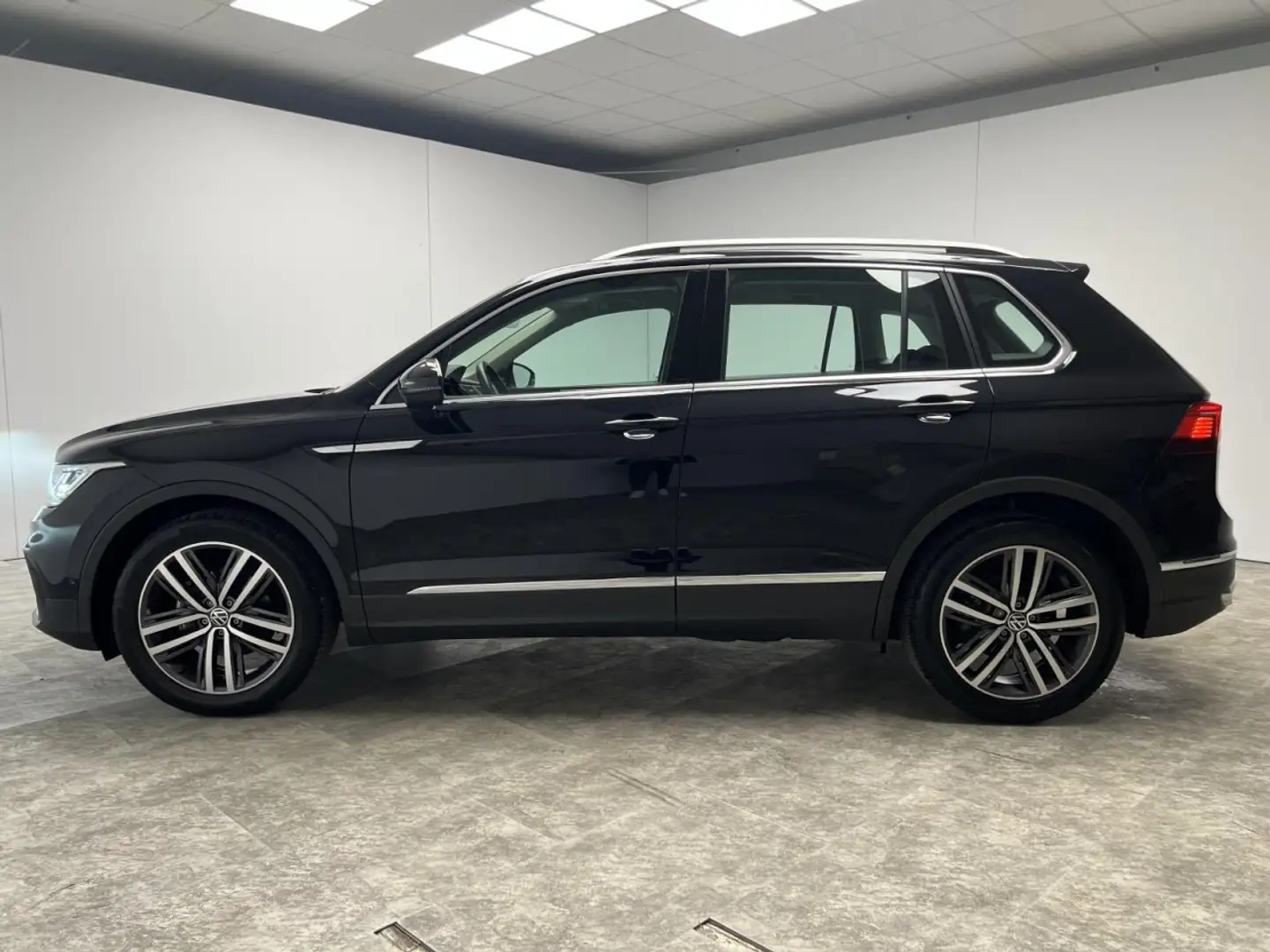 Volkswagen Tiguan 1.5 TSI DSG Elegance Klima Navi Einparkhilfe Noir - 2