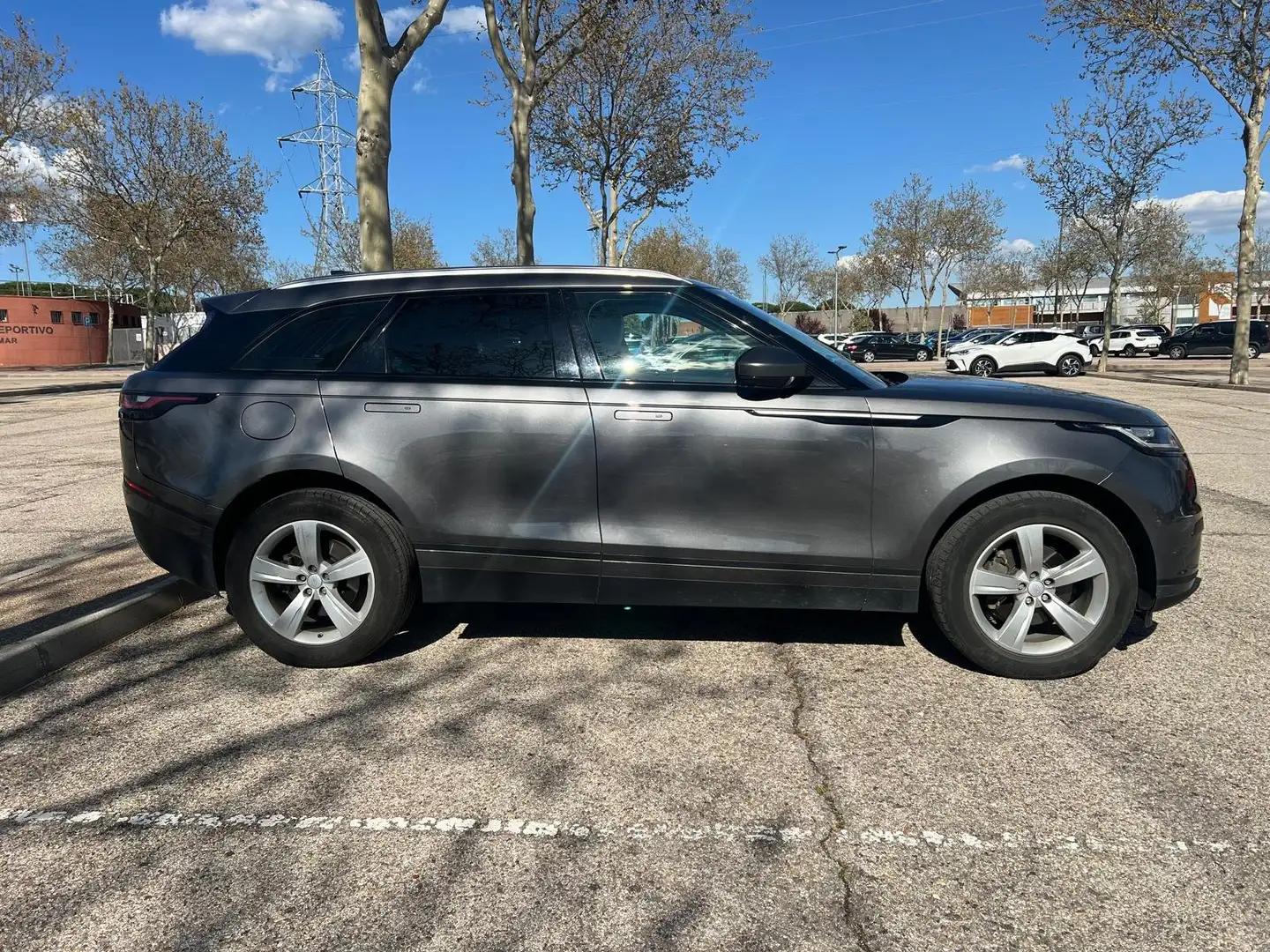 Land Rover Range Rover Velar Range Rover Velar 2.0D R-Dynamic 4WD Aut. 240 Plateado - 1