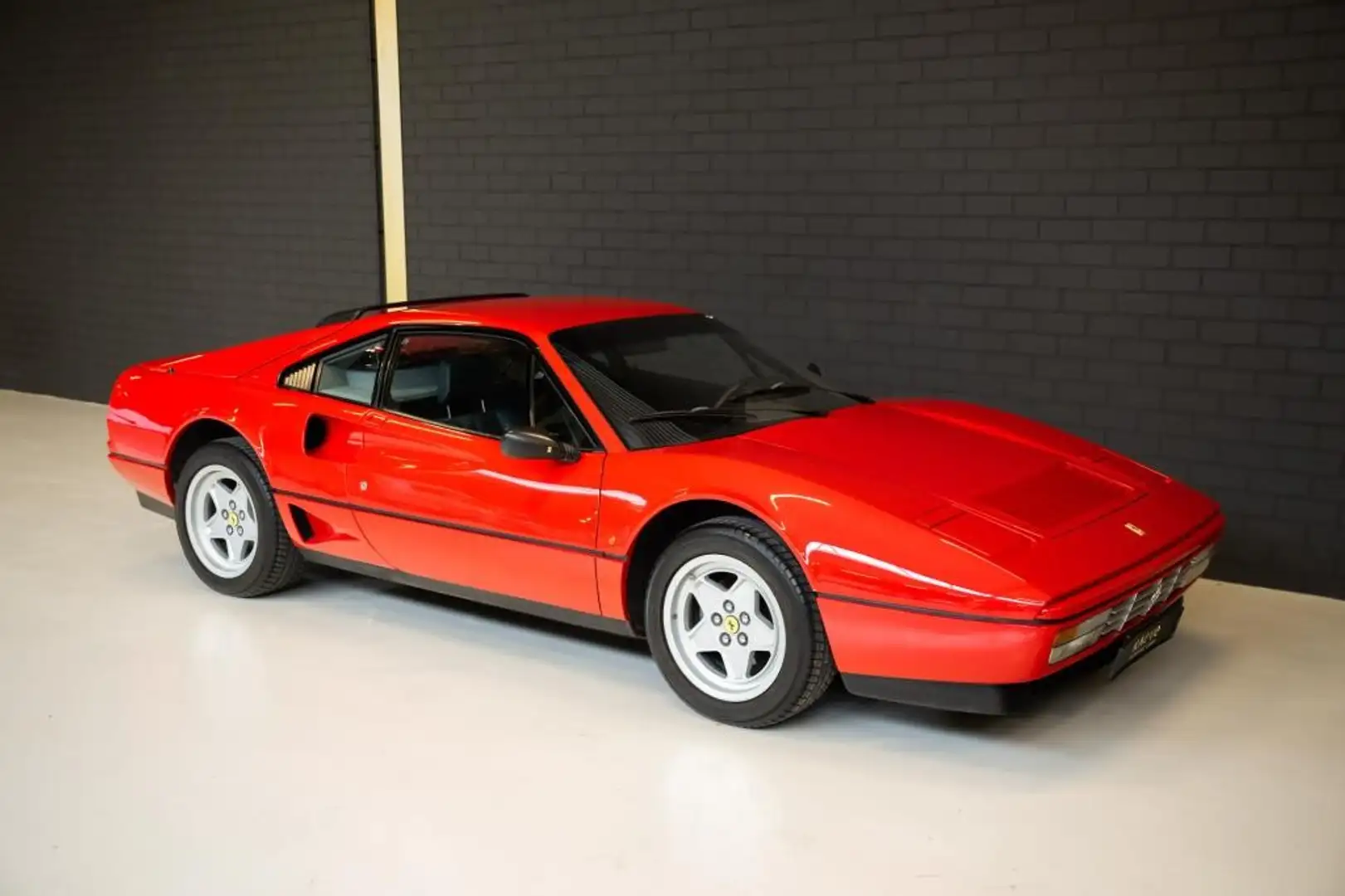 Ferrari GTB TURBO Roşu - 1