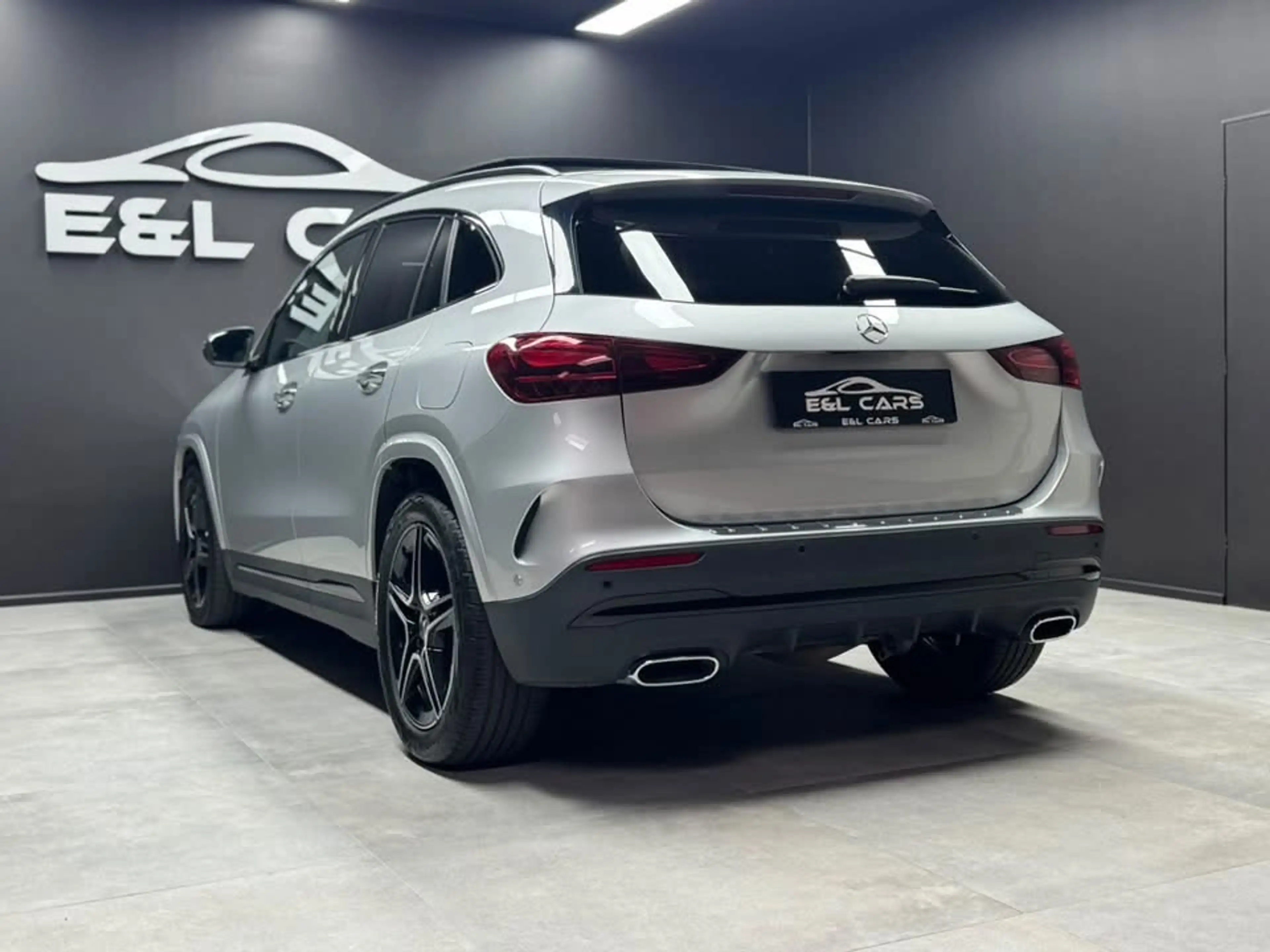 Mercedes-Benz GLA 180 GLA 180 d AMG Line **12 mois de garantie** — photo 6