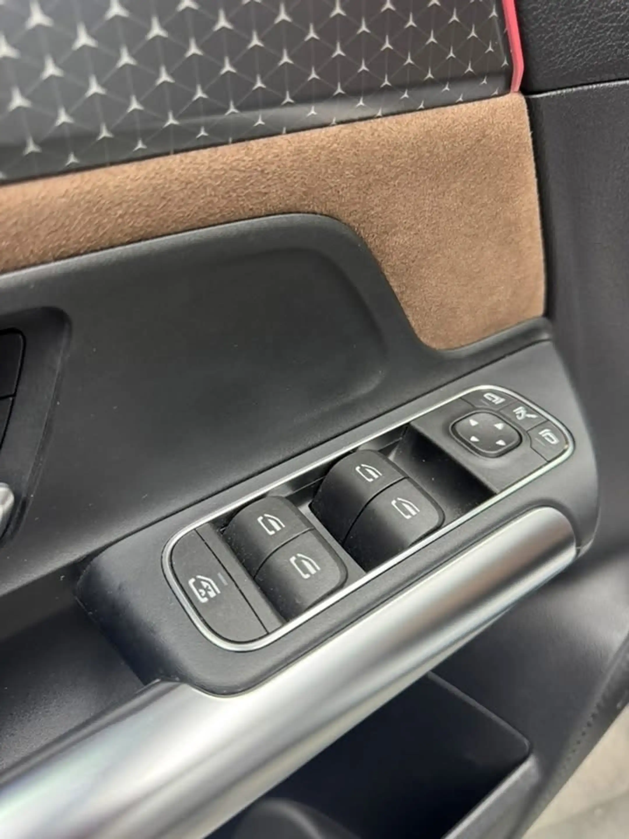 Mercedes-Benz GLA 180 GLA 180 d AMG Line **12 mois de garantie** — photo 13