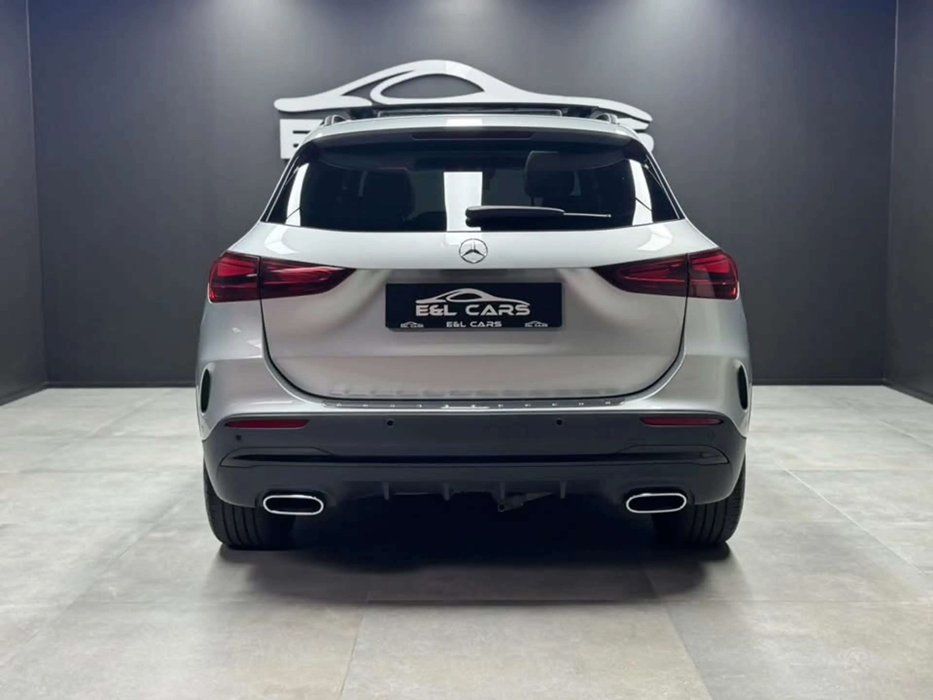Mercedes-Benz GLA 180 GLA 180 d AMG Line **12 mois de garantie** — photo 5