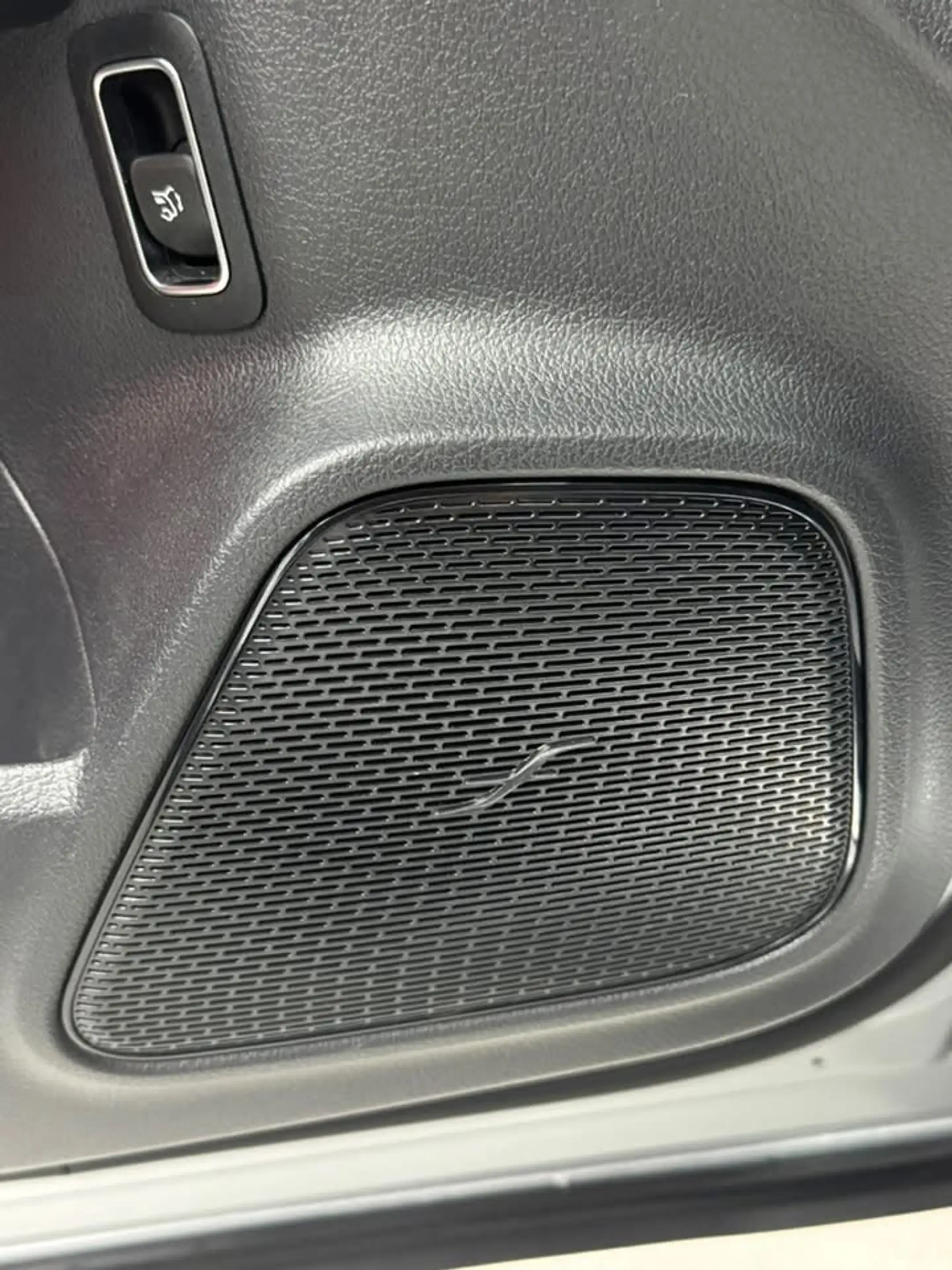 Mercedes-Benz GLA 180 GLA 180 d AMG Line **12 mois de garantie** — photo 15