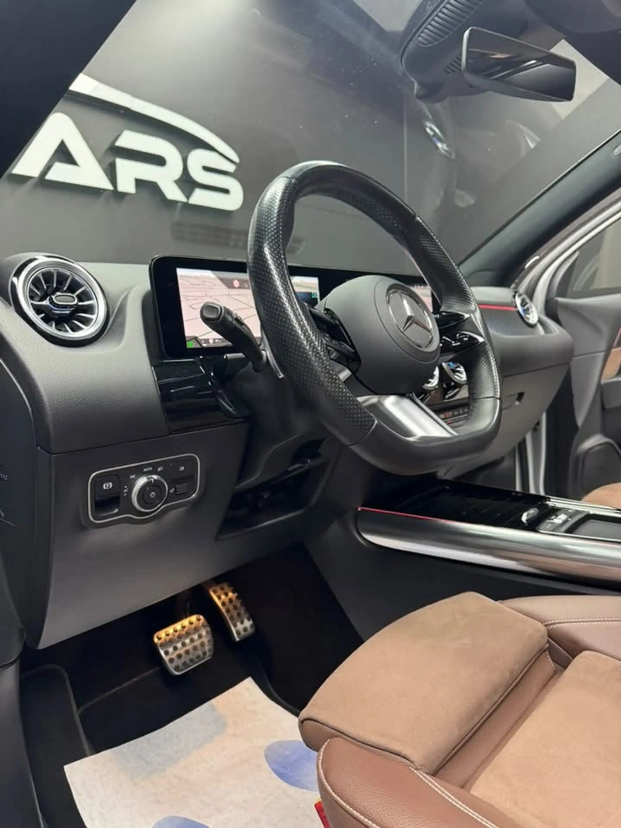 Mercedes-Benz GLA 180 GLA 180 d AMG Line **12 mois de garantie** — photo 11