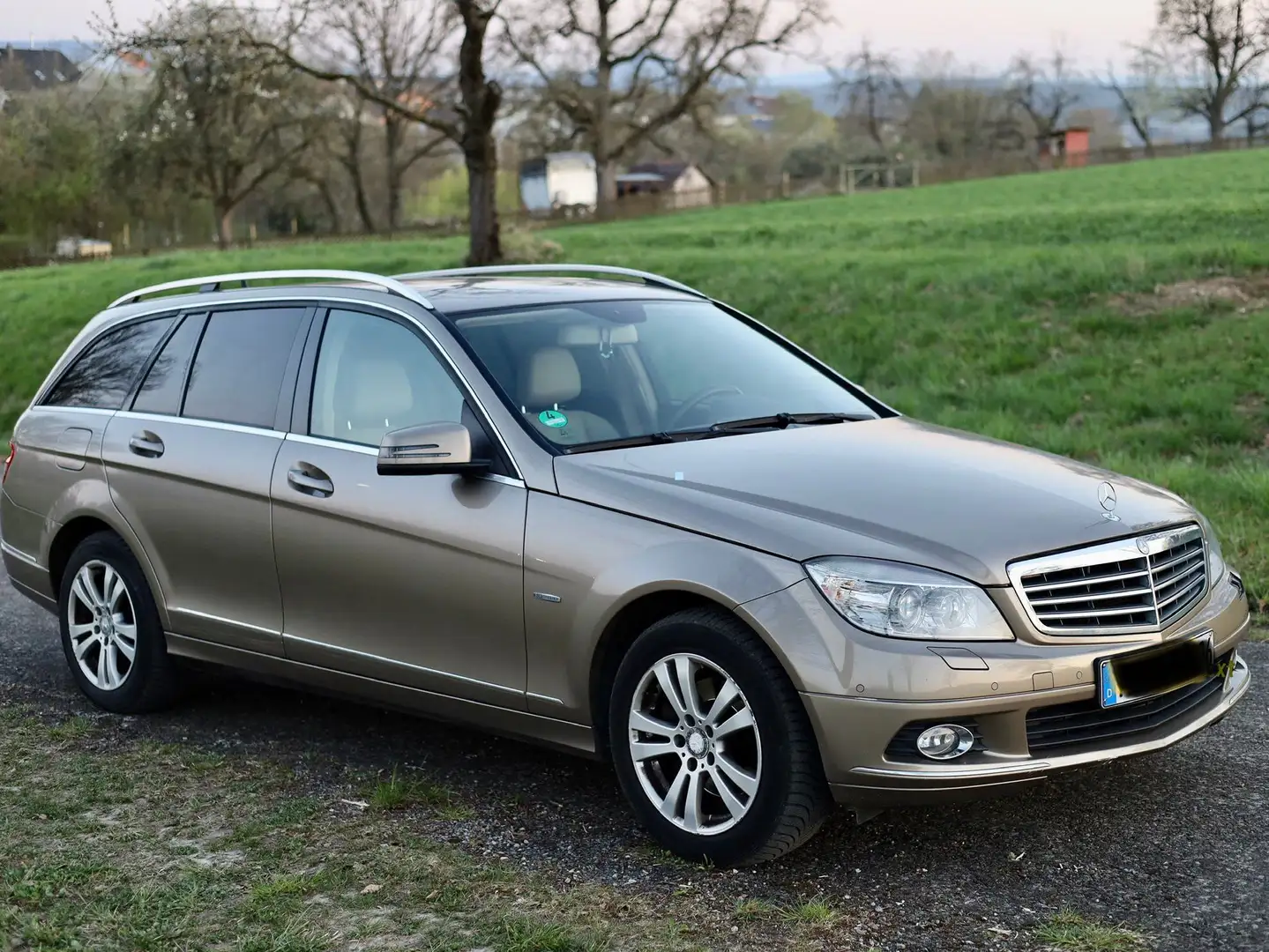 Mercedes-Benz C 220 C-Klasse T-Modell Diesel T CDI DPF Automatik BlueE Zlatá - 1